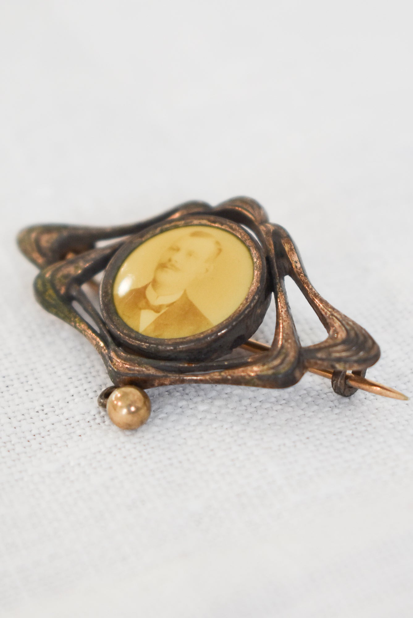 Vintage memorial brooch