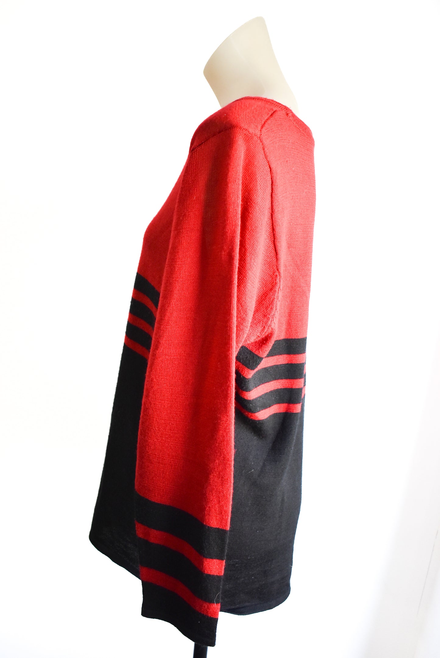 Twin lakes red and black colour block knit jumper, L