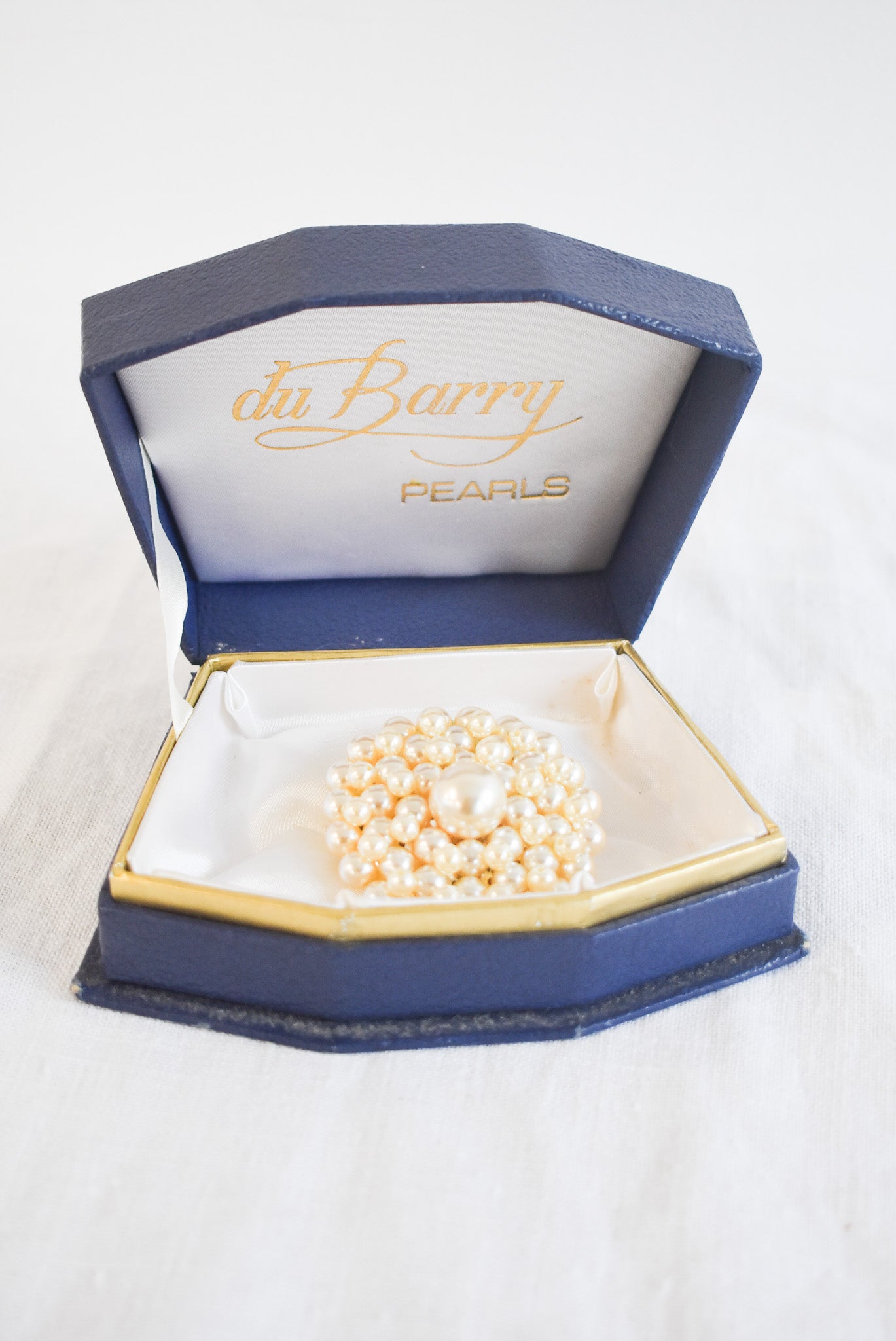 Du Barry large glamorous faux pearl brooch