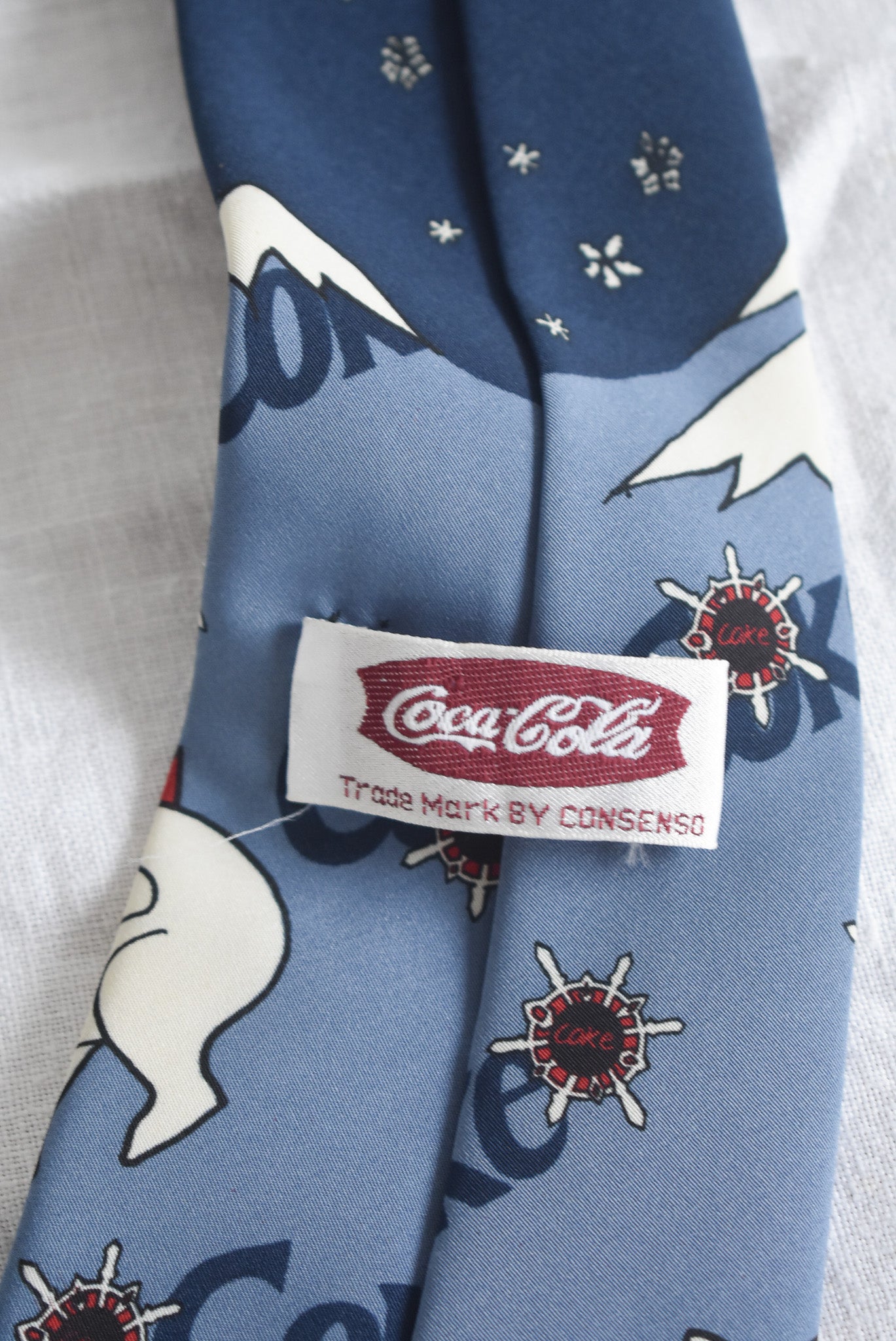 Vintage Coca-Cola polar bear tie