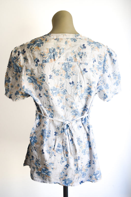 White and blue floral short sleeved blouse, M