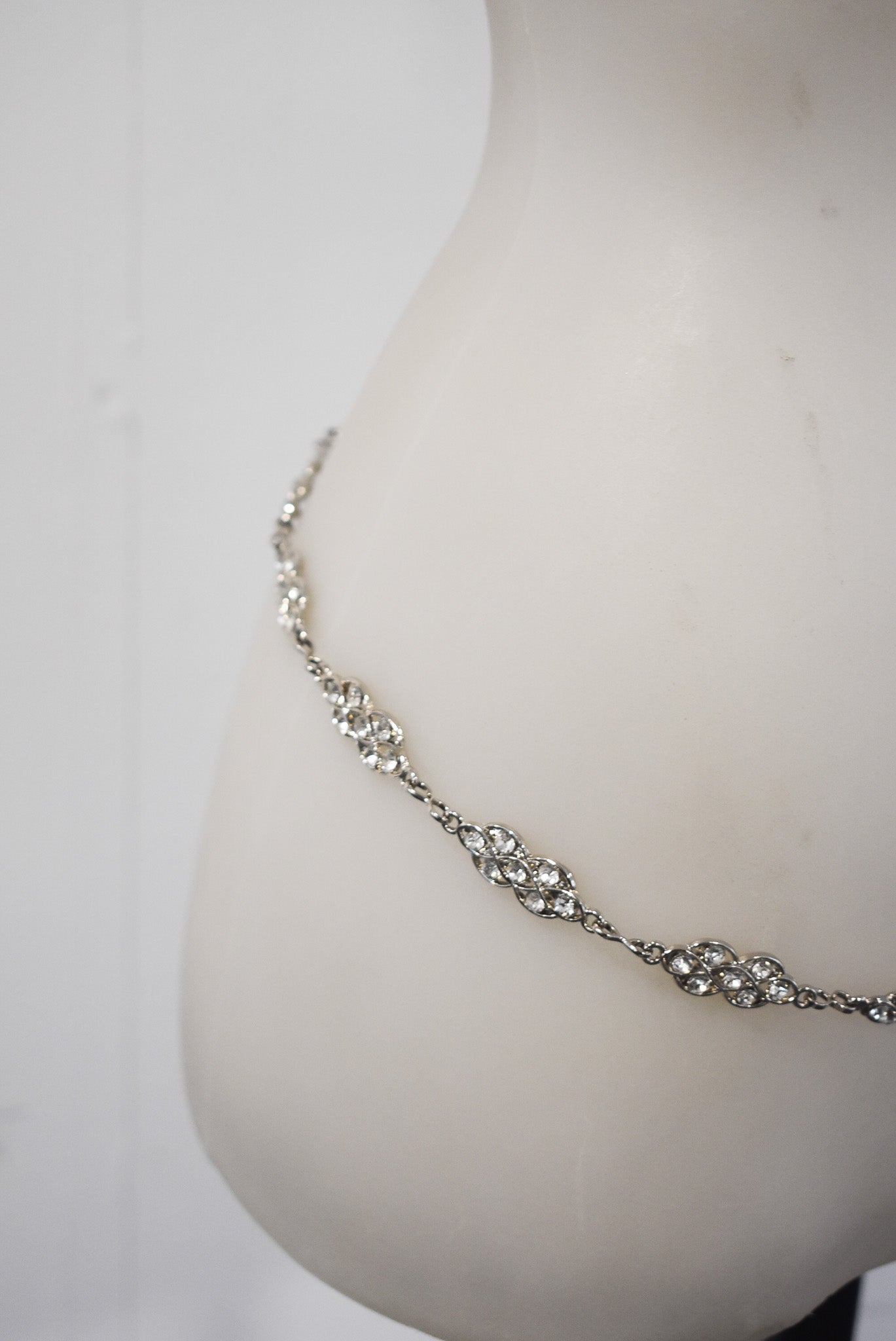 Glitzy Y2K metal chain belt