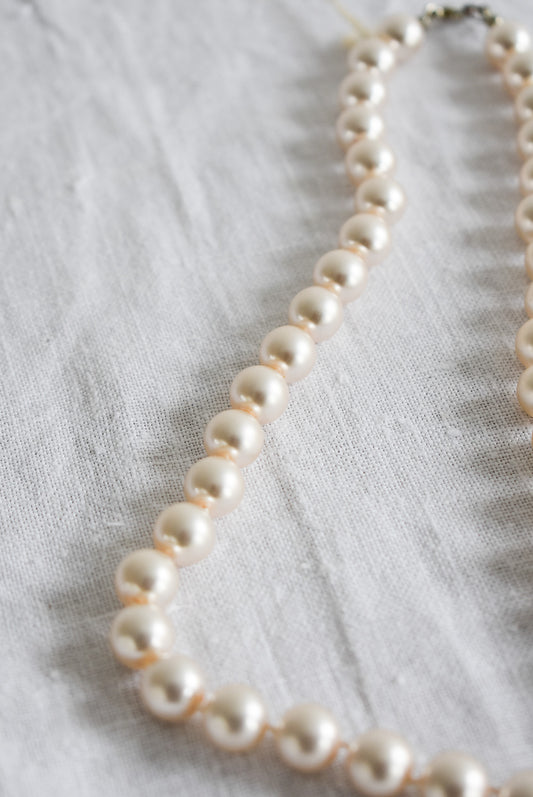 Vintage faux pearl necklace