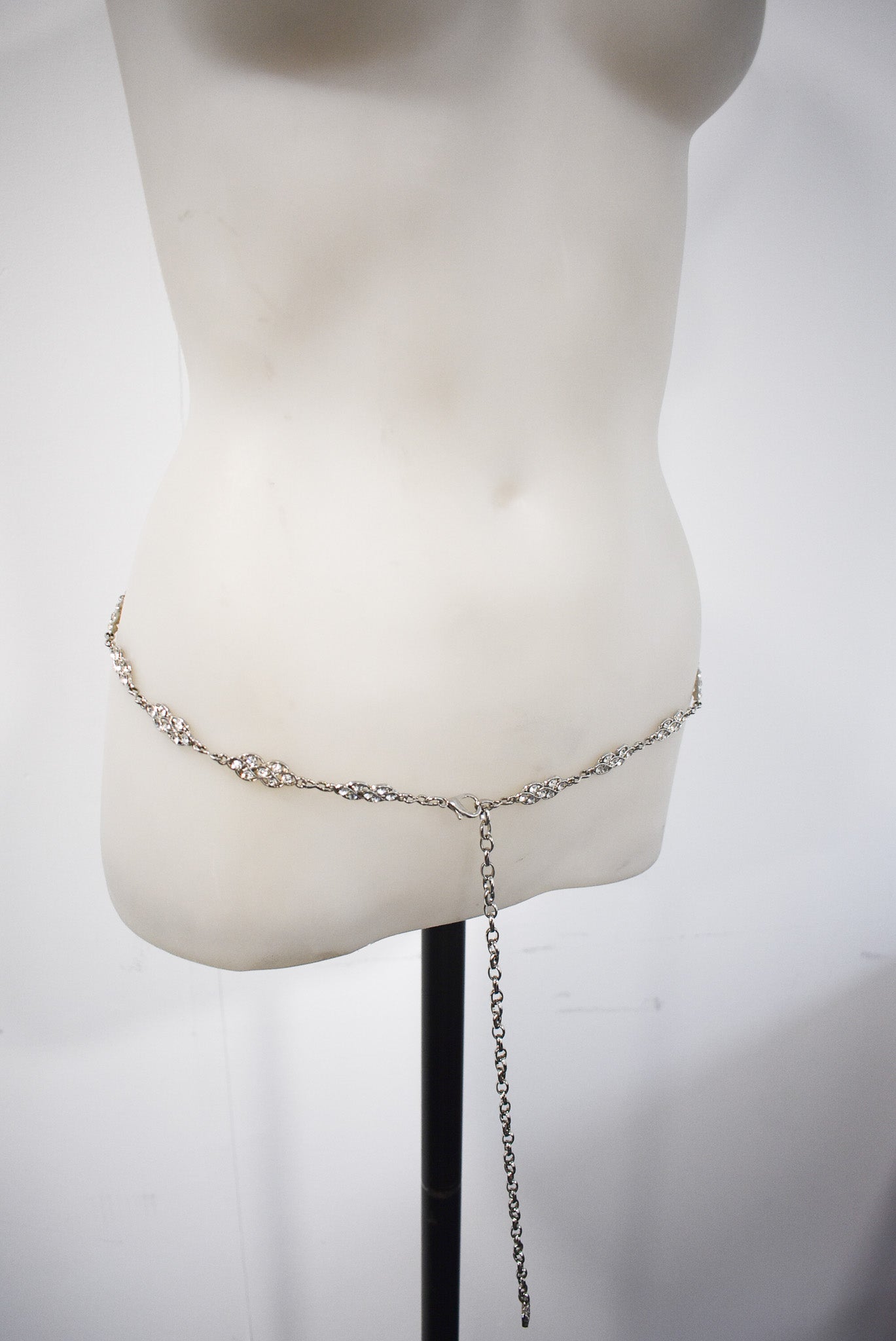 Glitzy Y2K metal chain belt