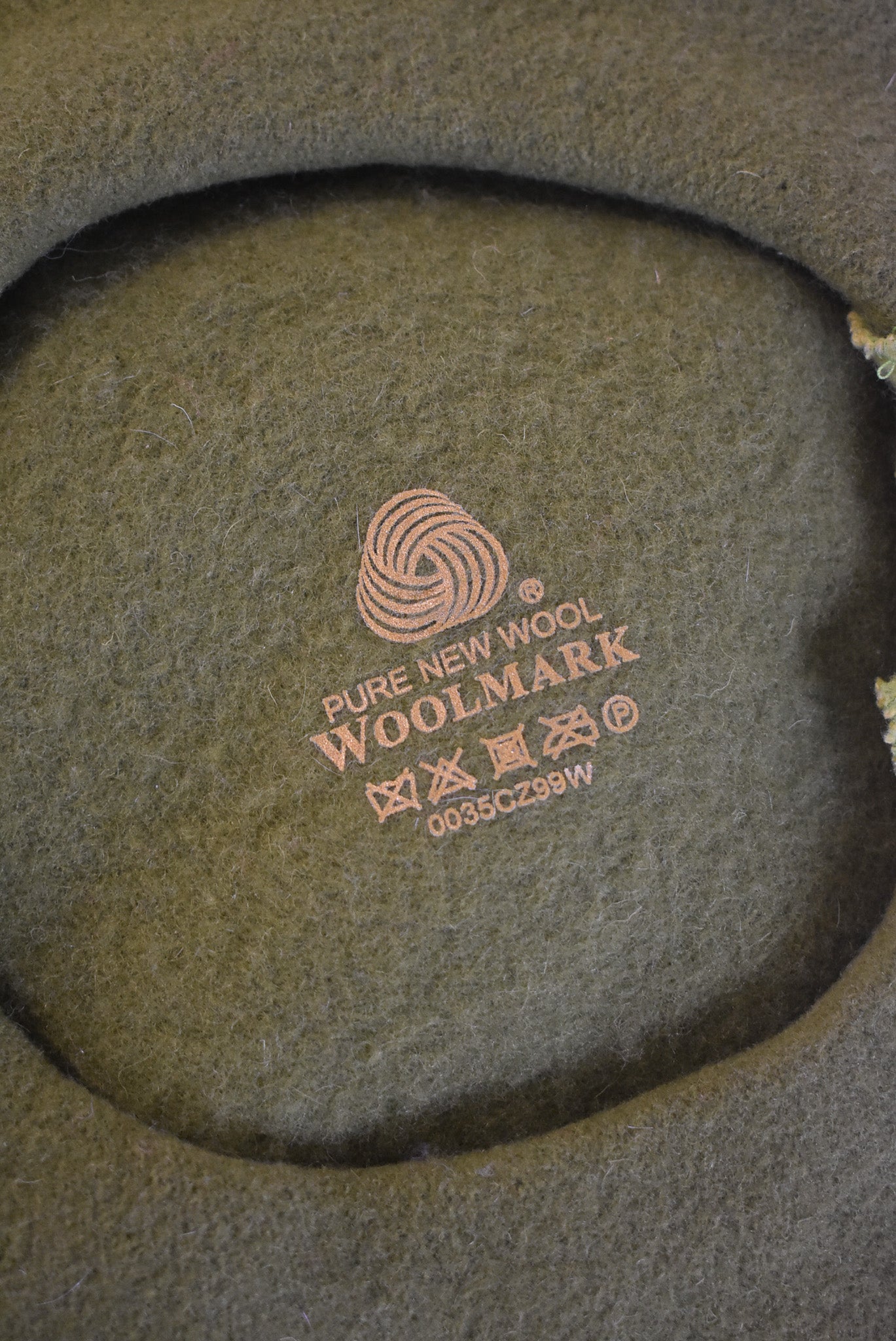 Woolmark Pure New Wool moss green beret