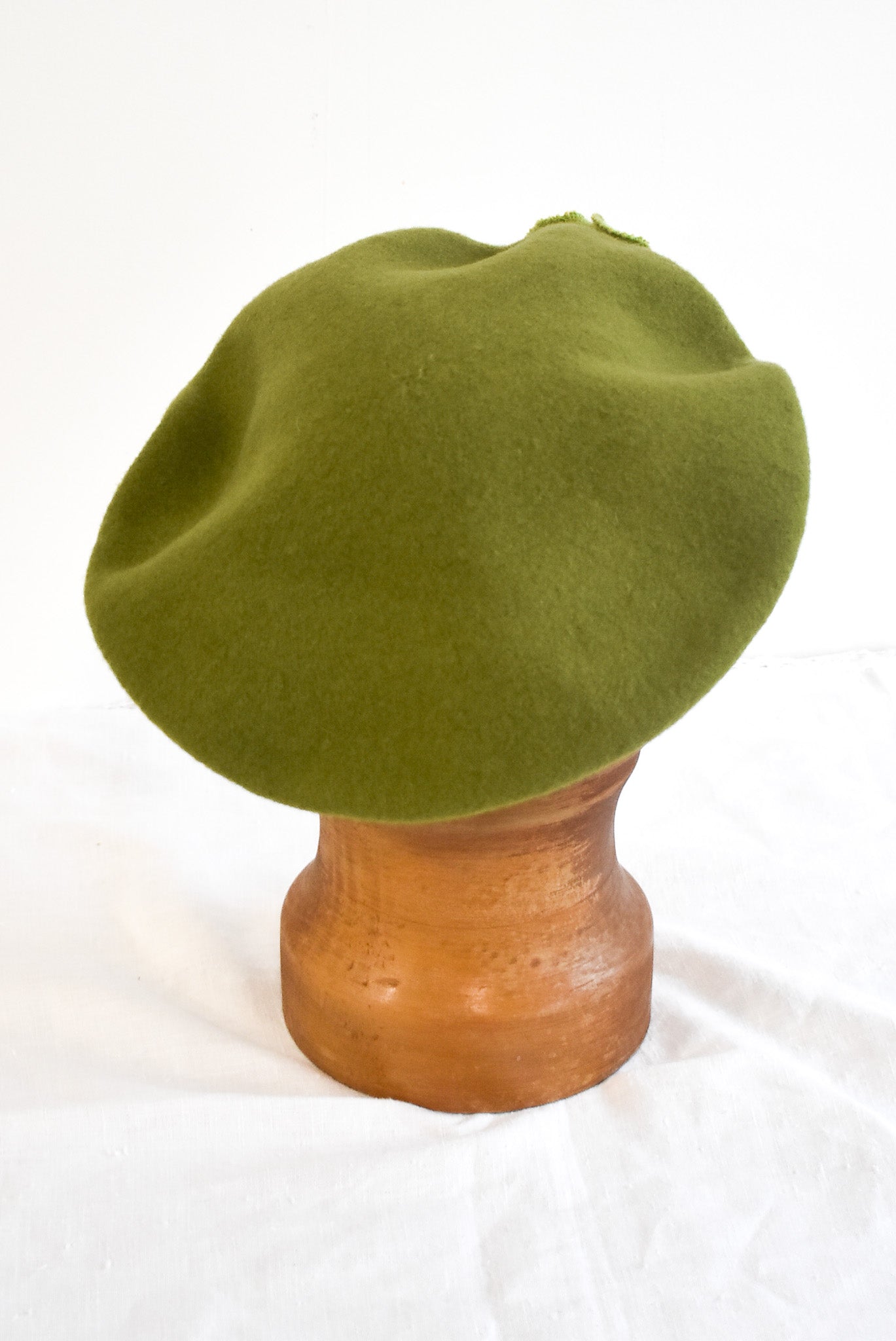 Woolmark Pure New Wool moss green beret