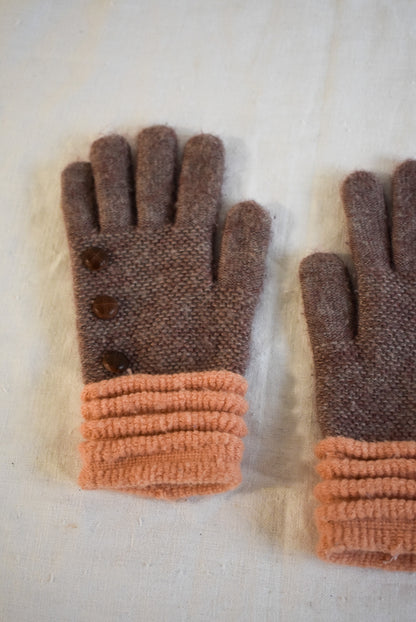 Super cute vintage handknit gloves