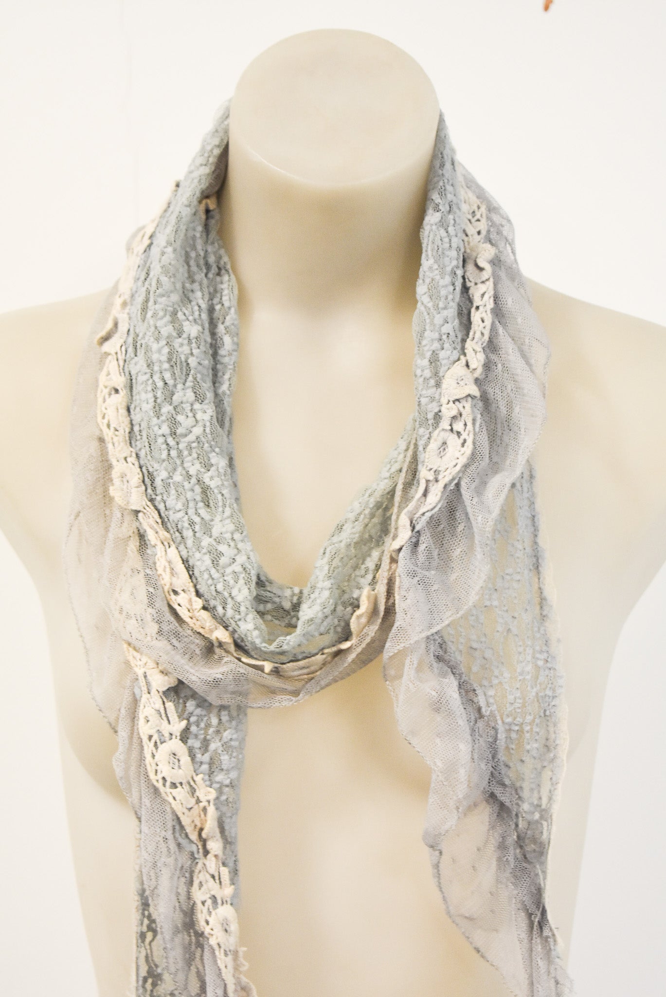 Gorgeous lace scarf