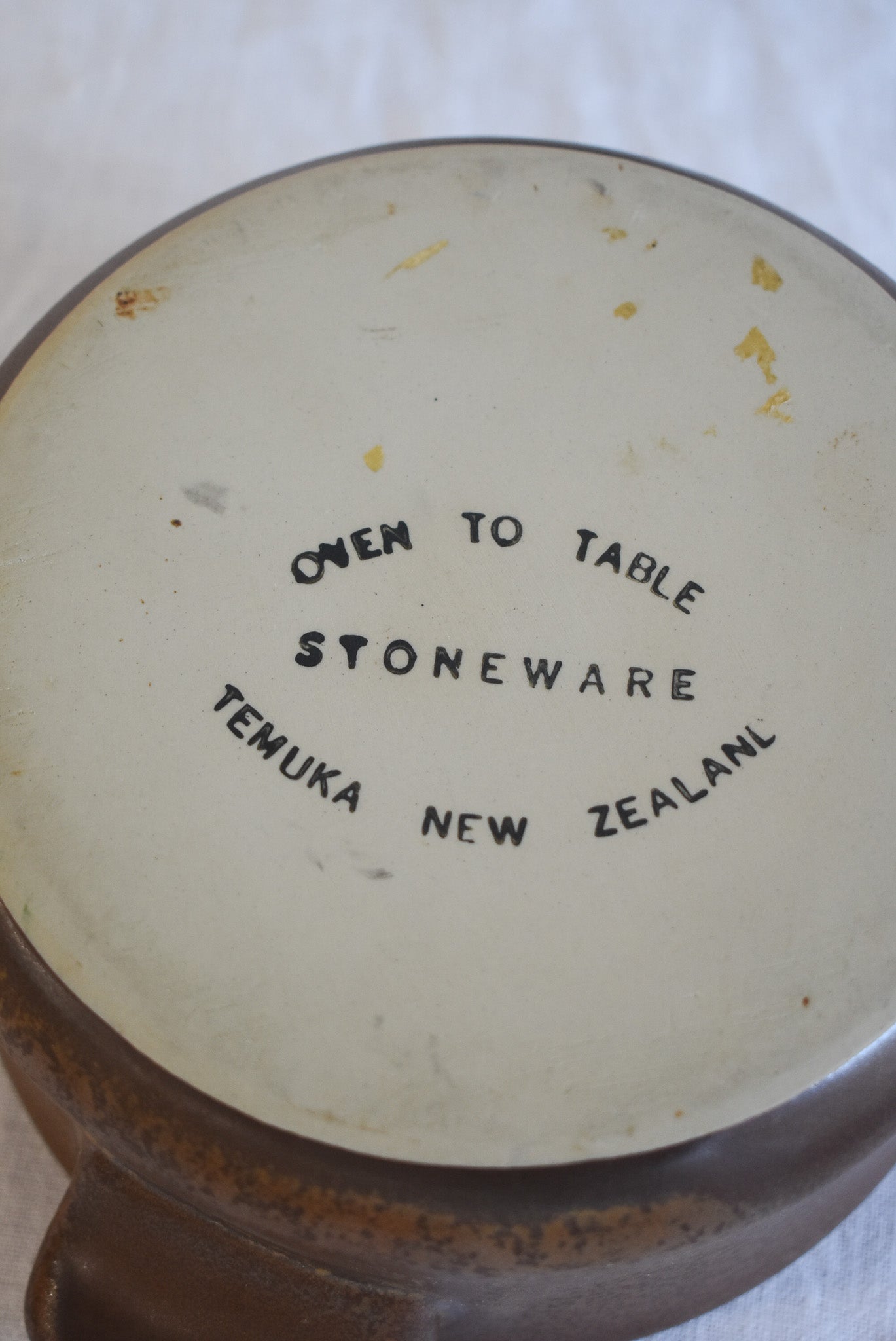 Vintage Temuka round pot