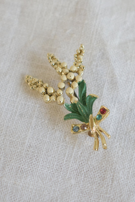 Stunning retro flower power brooch