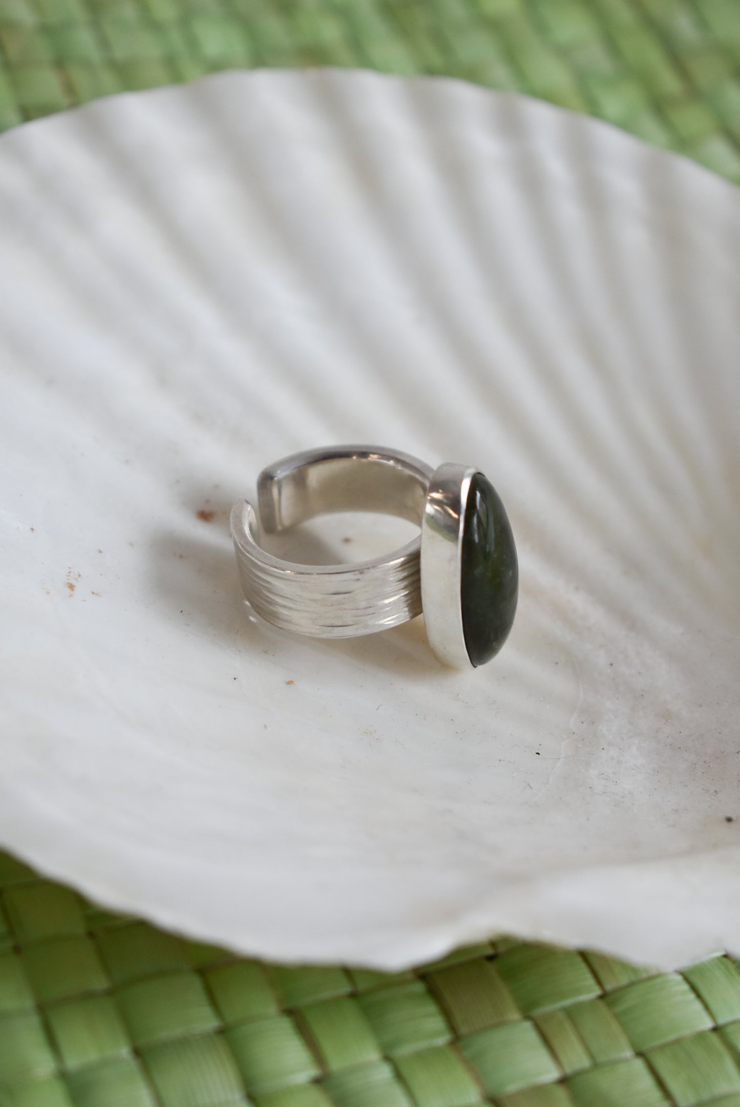 Bob Wyber sterling silver pounamu chunky ring, oval