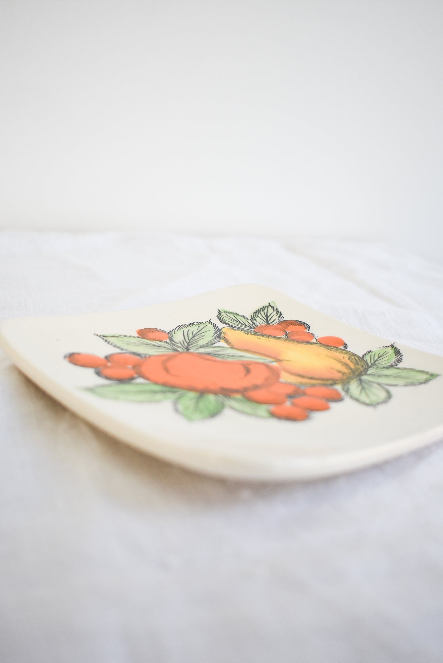 Fruity retro side plate