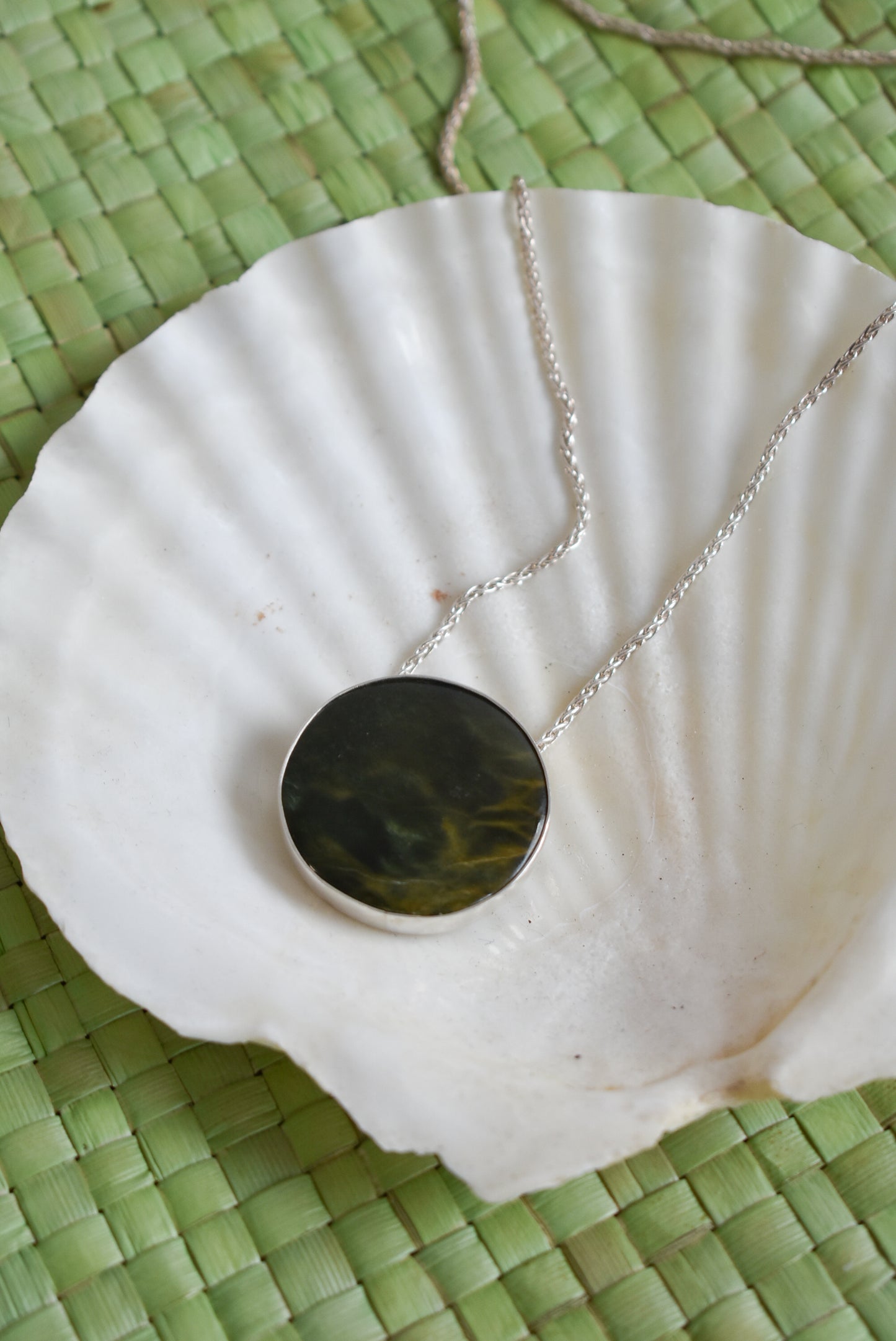 Bob Wyber sterling silver pounamu round pendant necklace