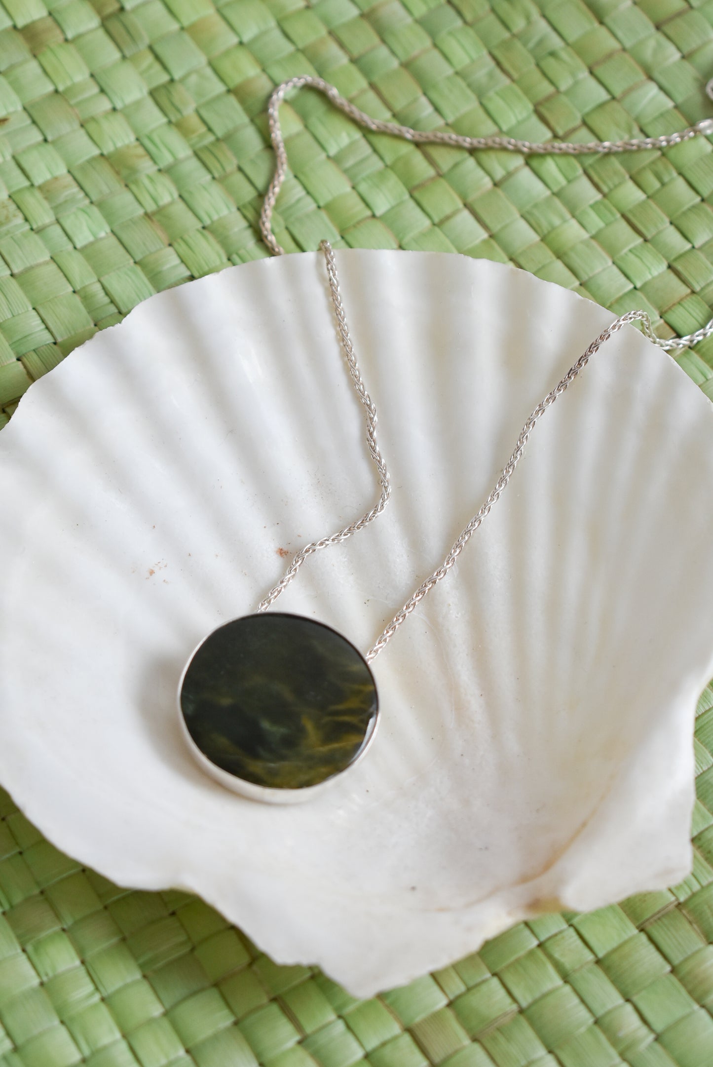 Bob Wyber sterling silver pounamu round pendant necklace