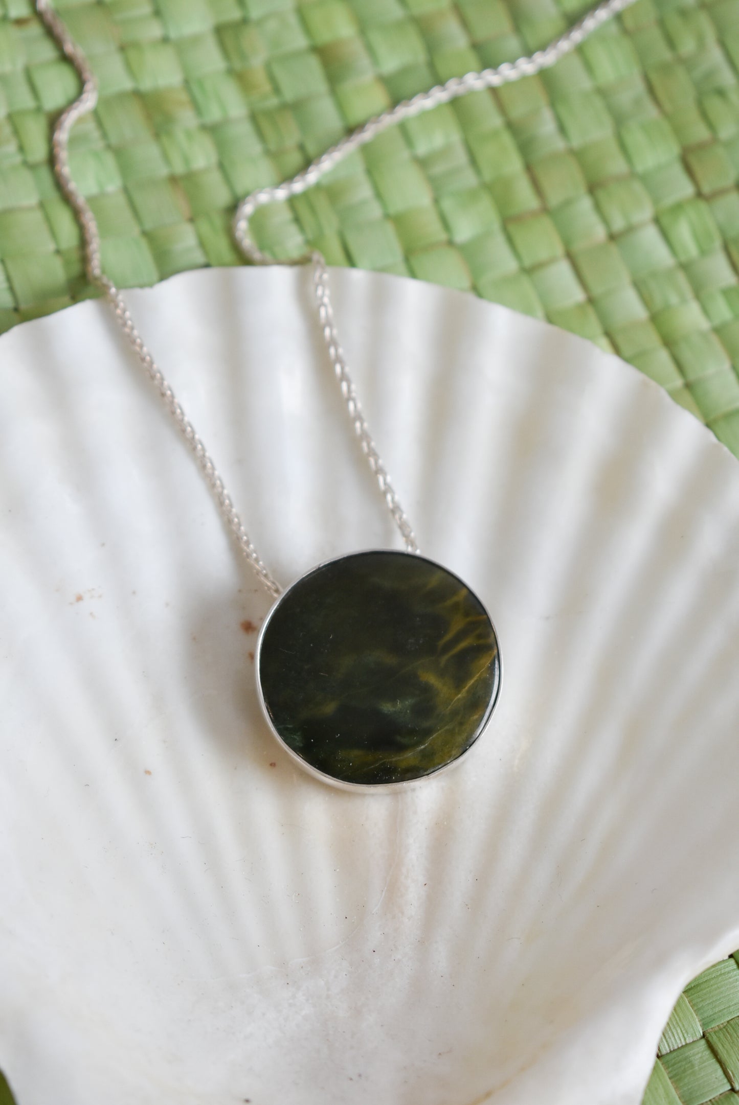 Bob Wyber sterling silver pounamu round pendant necklace