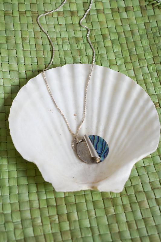 Bob Wyber sterling silver paua round pendant necklace