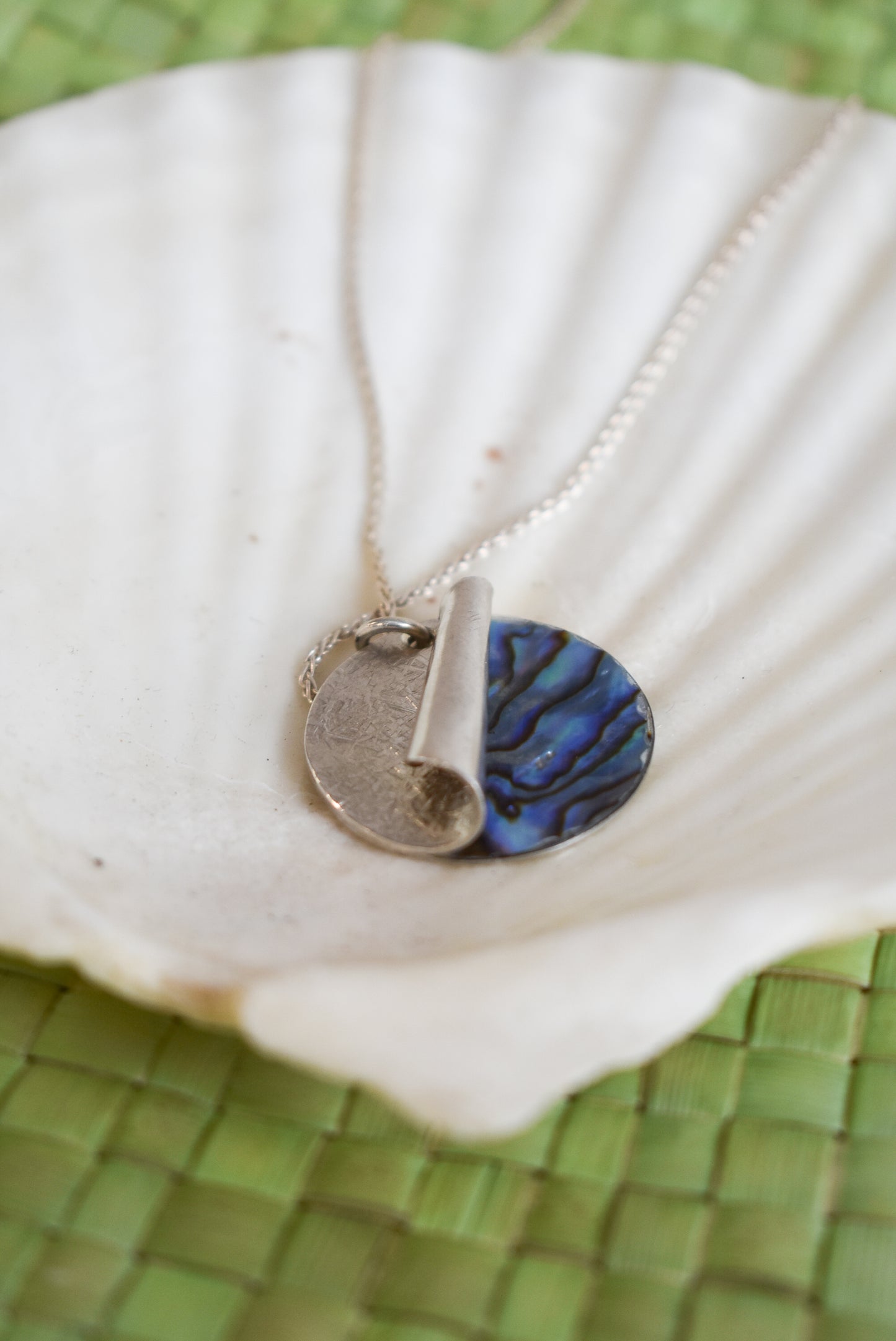 Bob Wyber sterling silver paua round pendant necklace