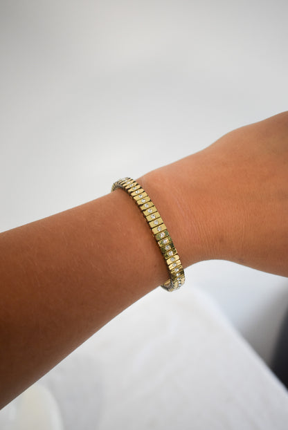 Glitzy gold toned bracelet