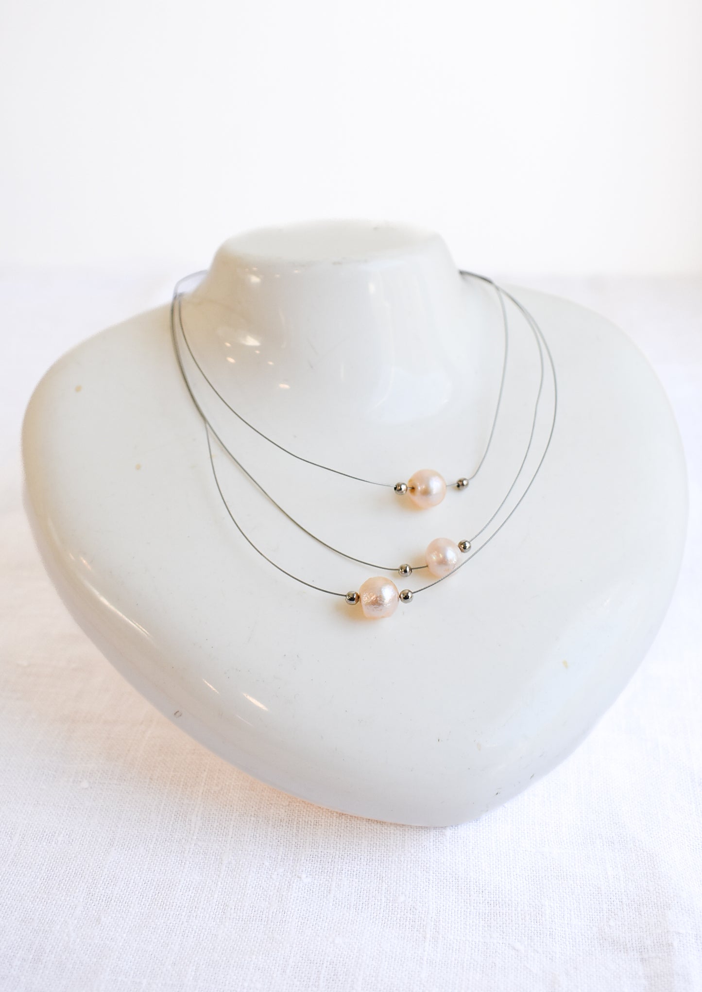 Gorgeous cultured pearl silver bead wire necklace