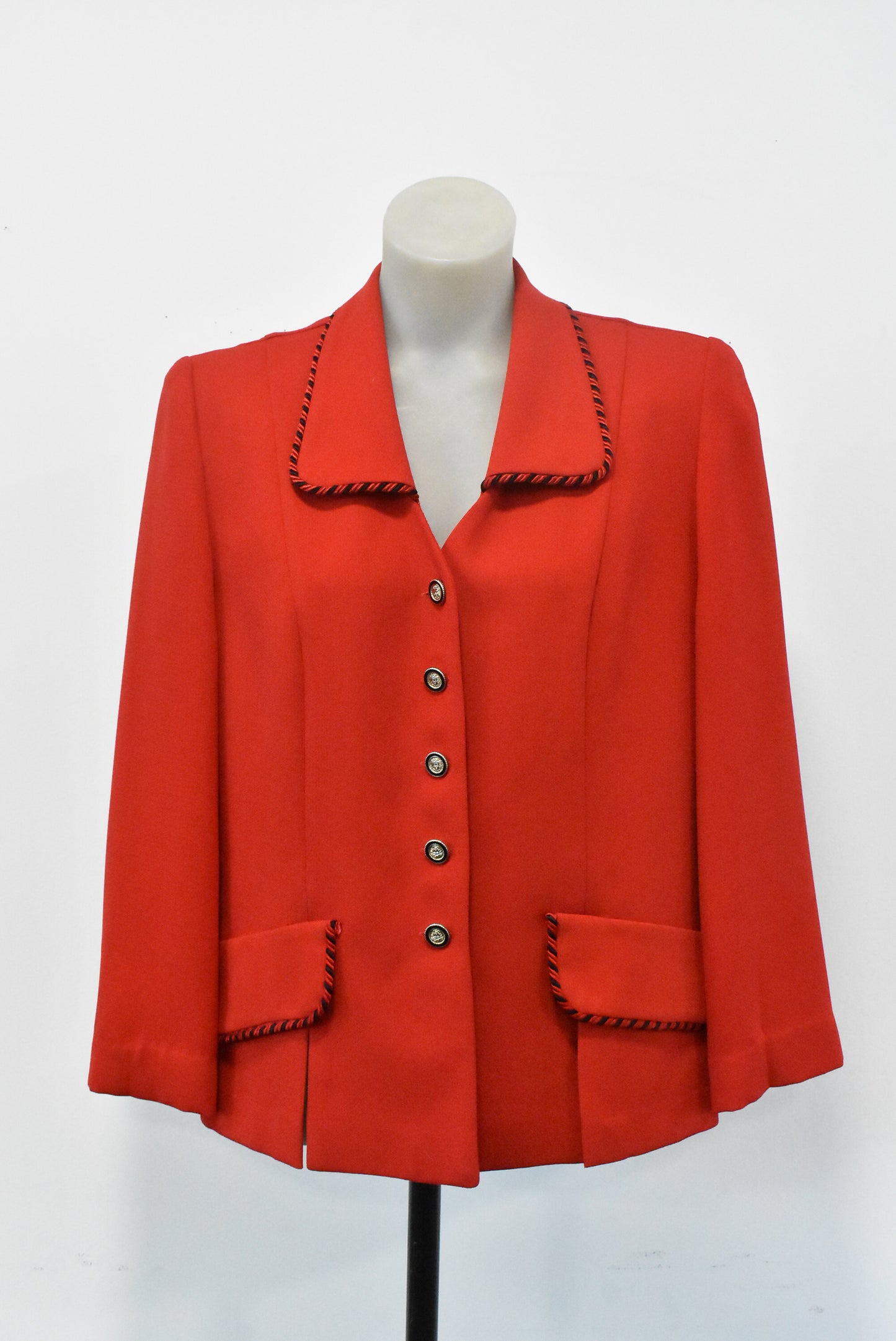 Stunning Dolina red blazer, 12