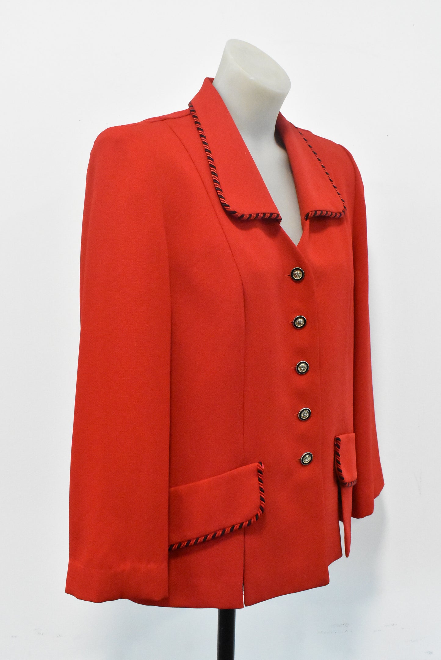 Stunning Dolina red blazer, 12