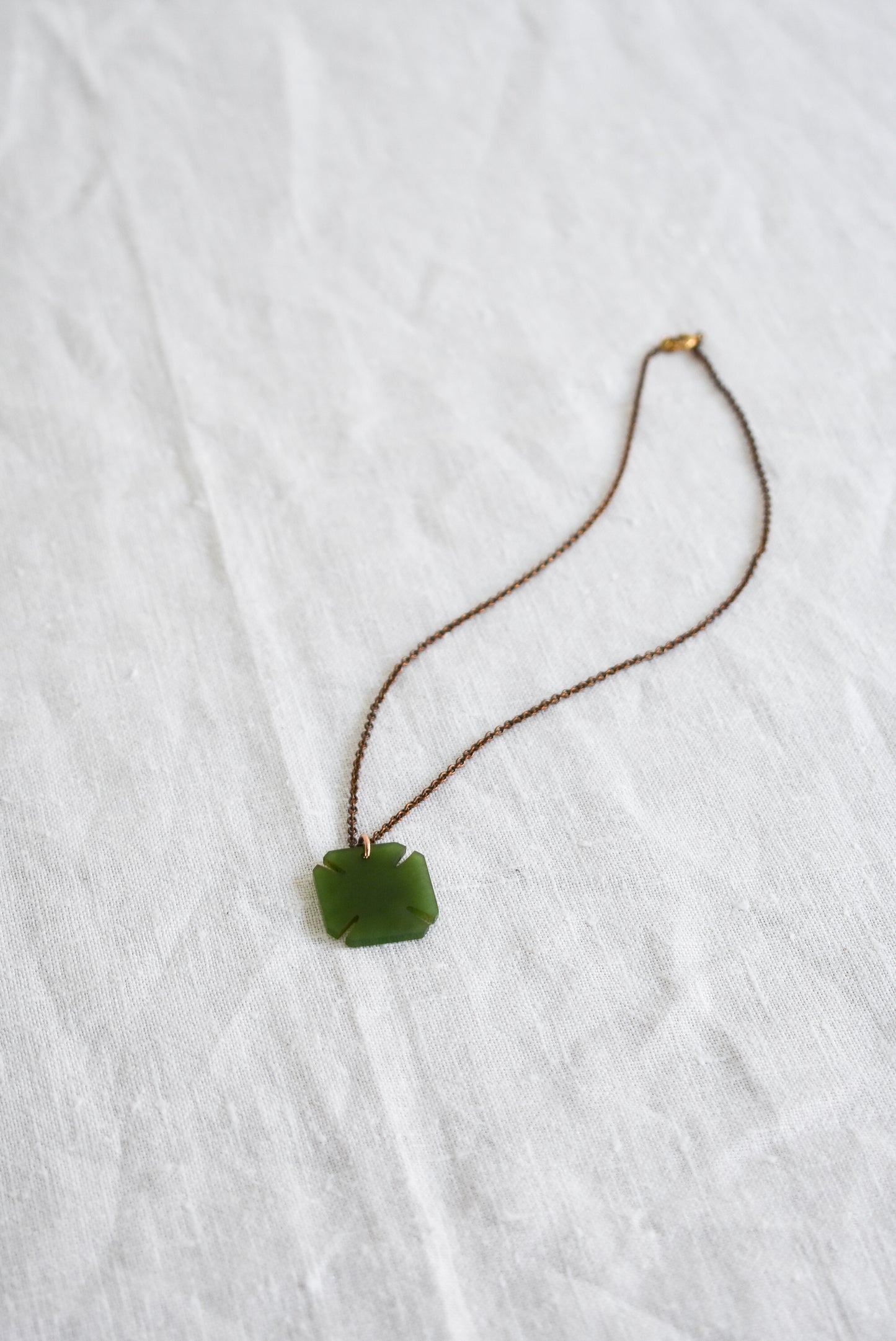 Antique 9ct Gold NZ Jade necklace