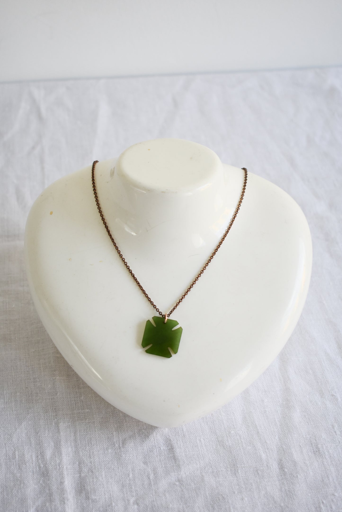 Antique 9ct Gold NZ Jade necklace