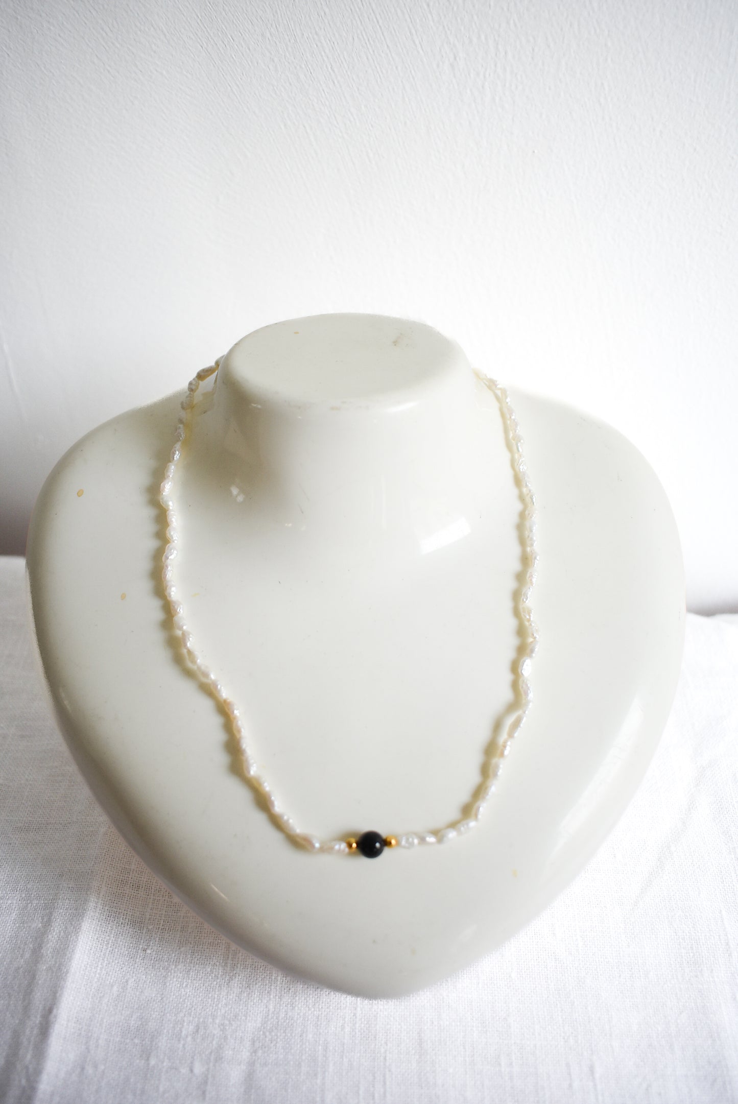 Gorgeous pearl necklace bracelet set