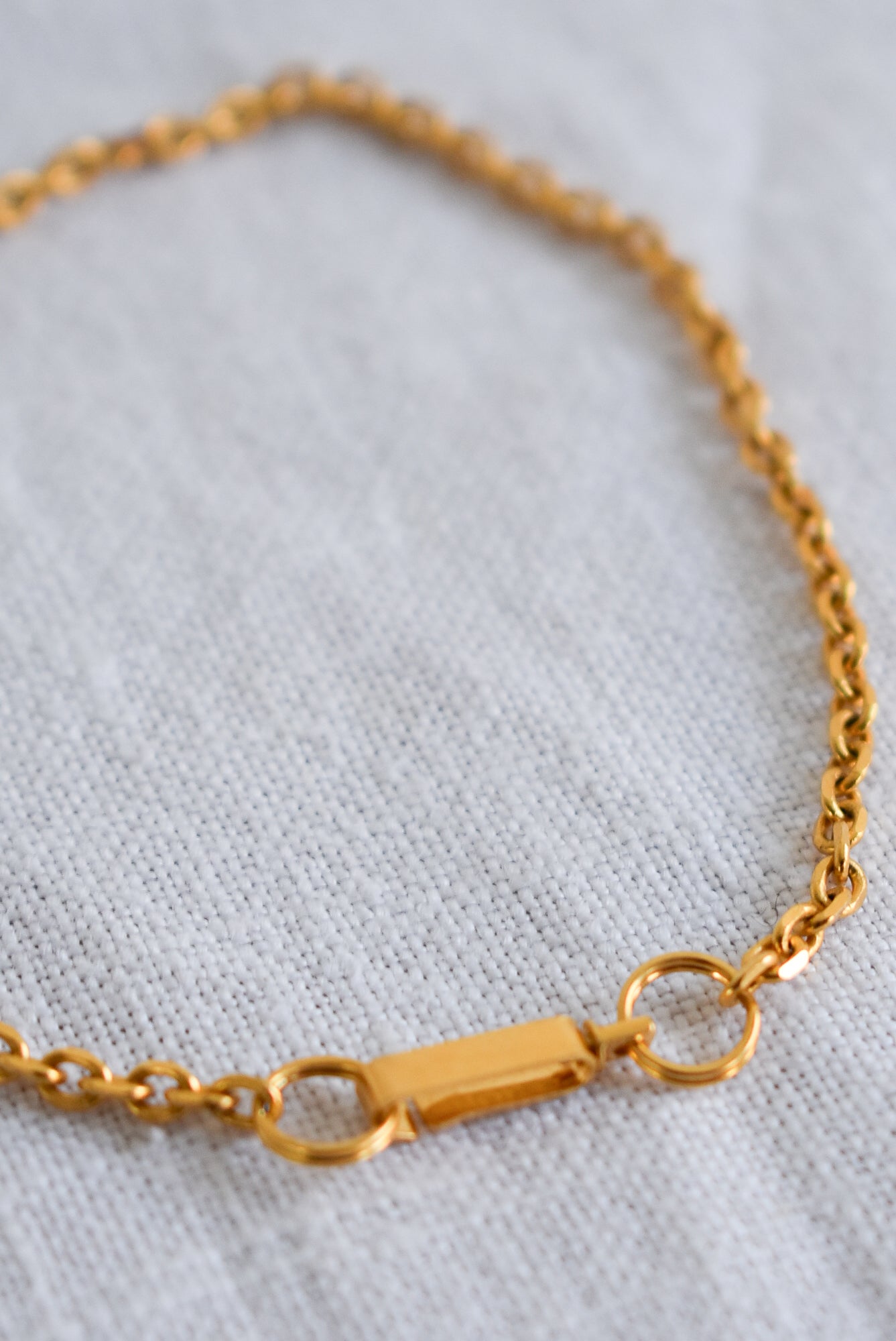 Cute golden chain bracelet