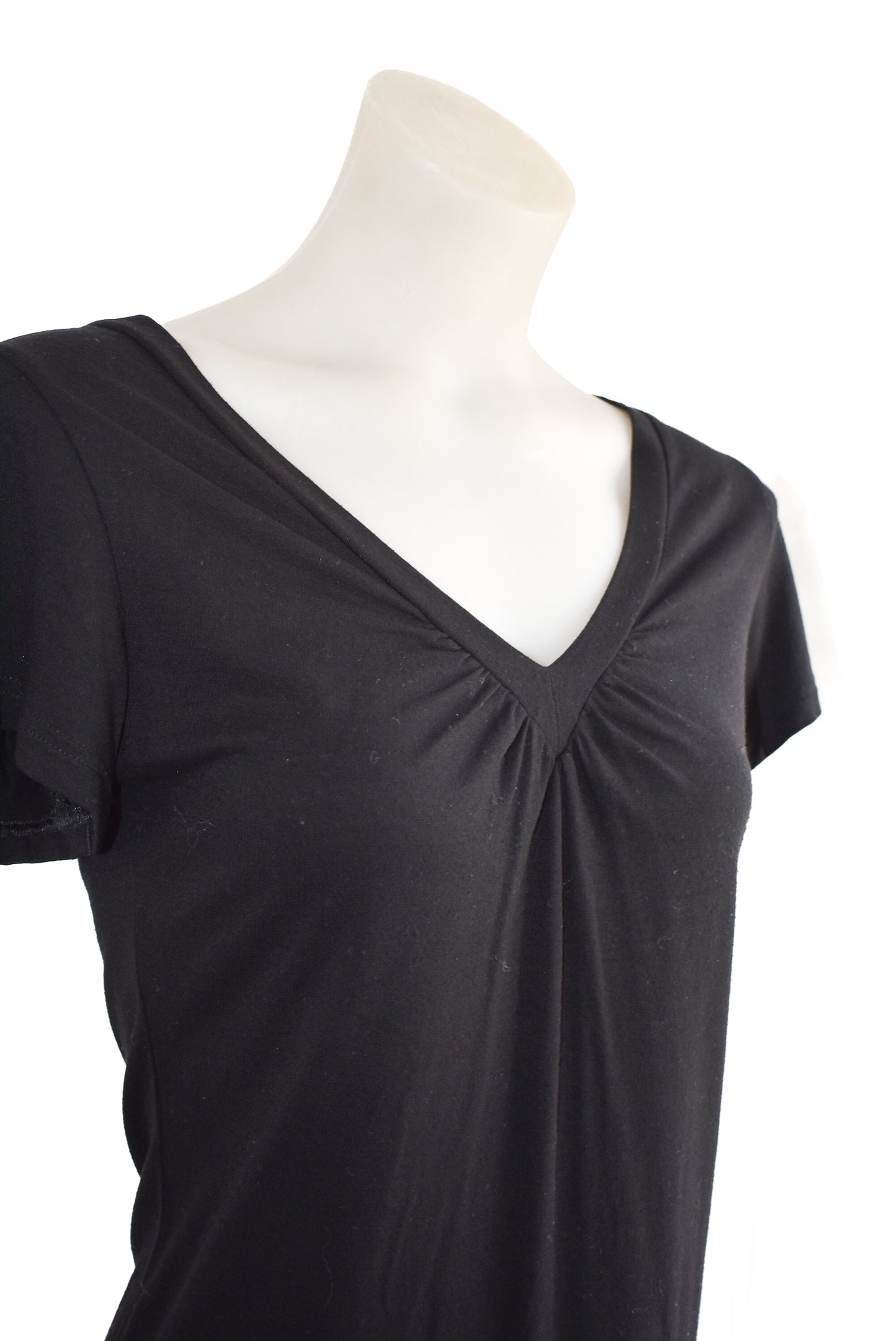 Finespun black v-neck t-shirt, S