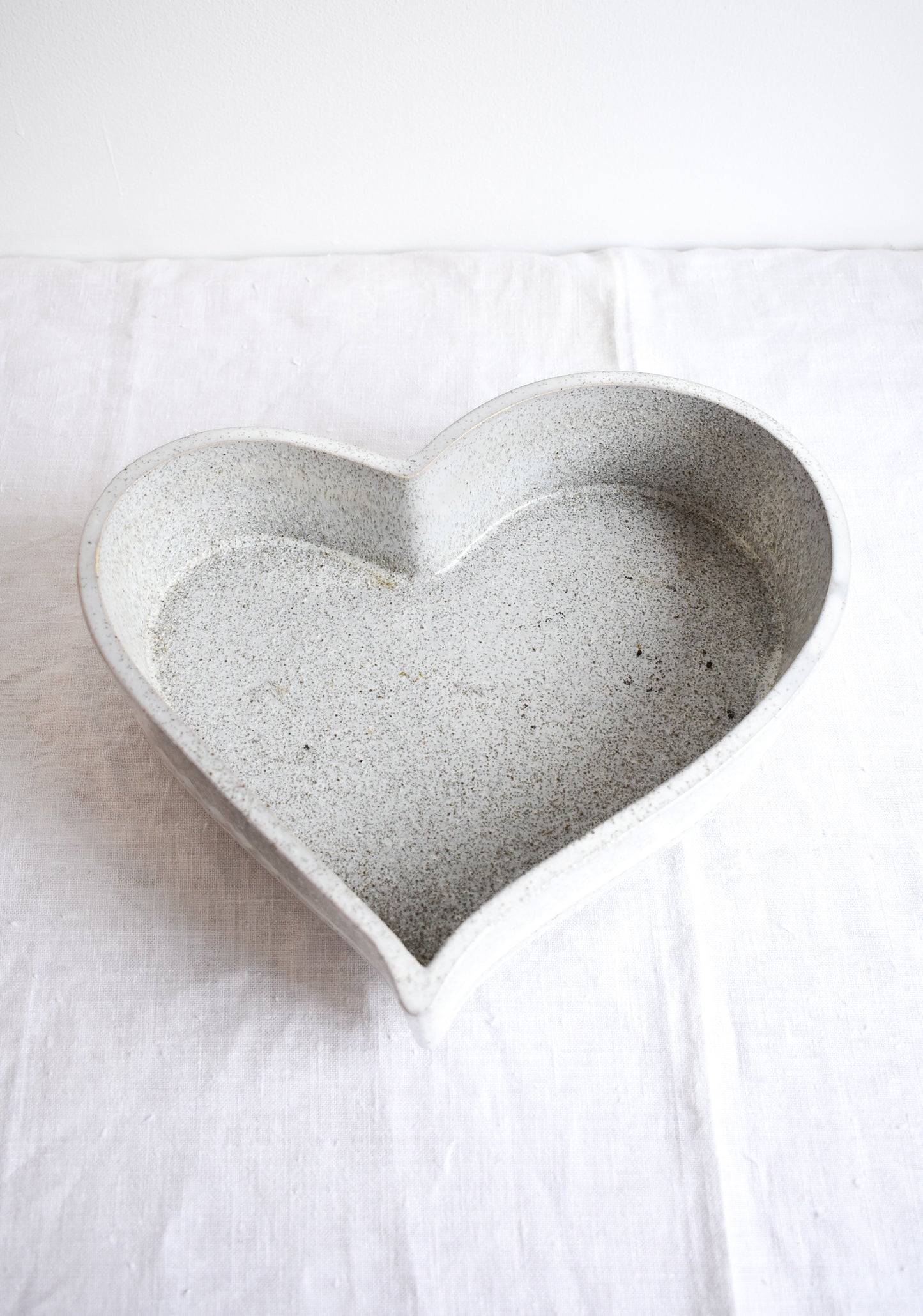 Japanese pottery decorative heart bowl