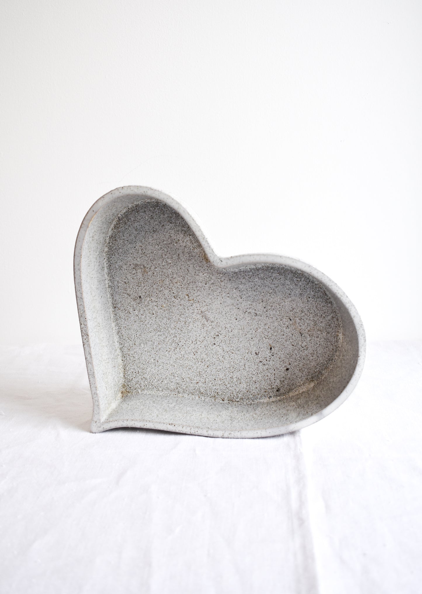 Japanese pottery decorative heart bowl