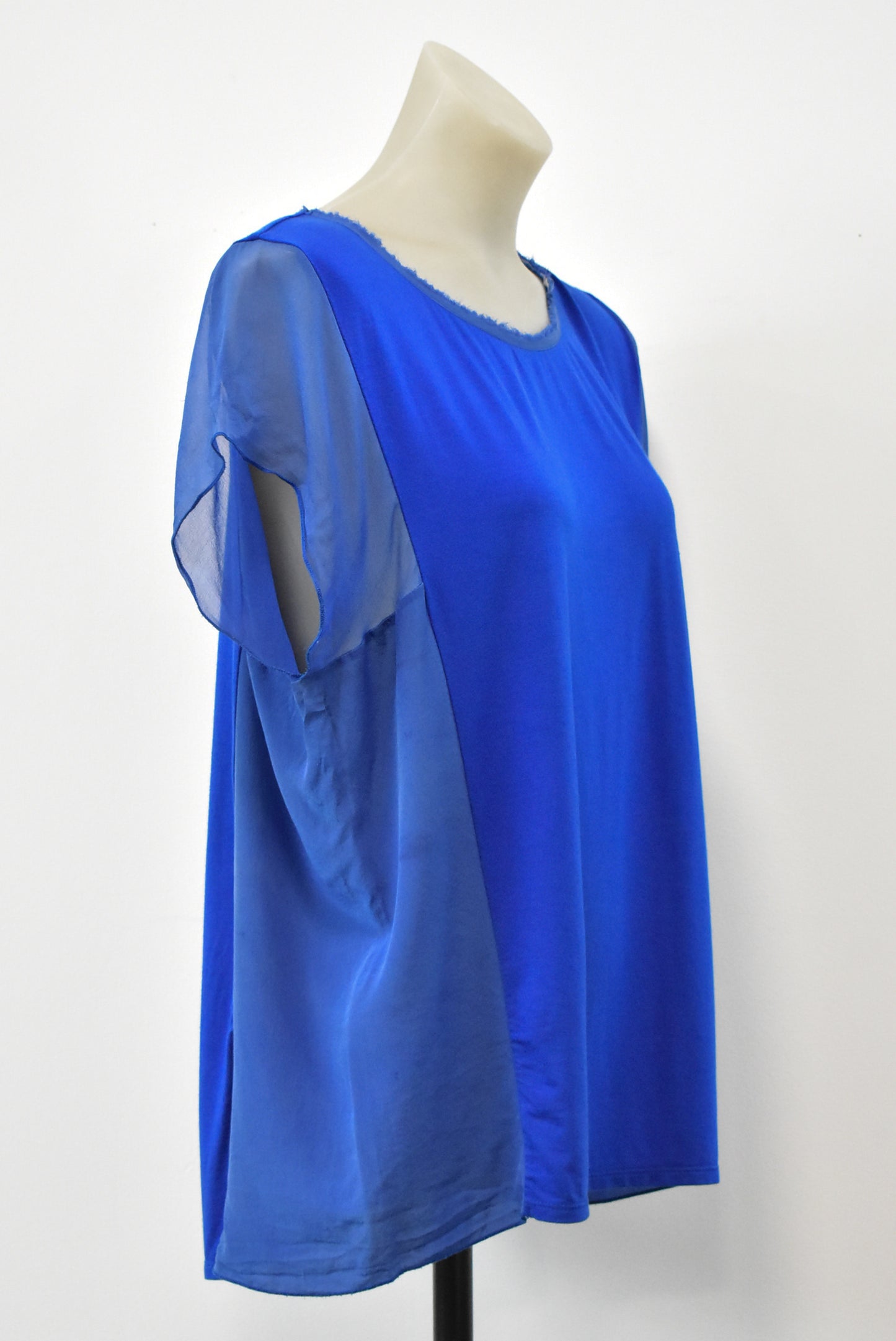 Jane Lamerton silk blue top, 10