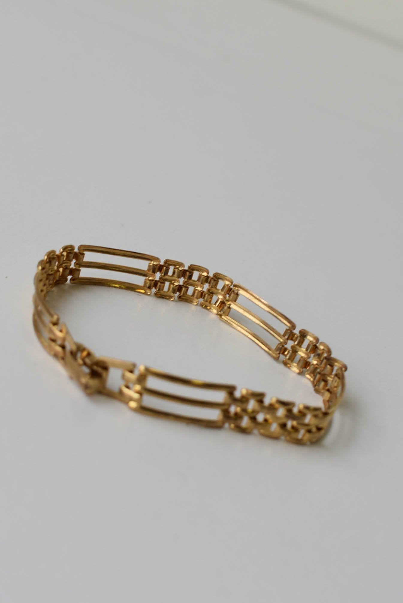 Retro gold tone bracelet