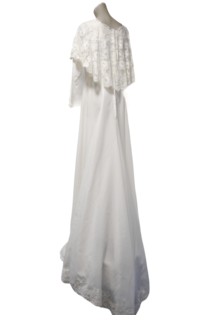 Dundee fashions vintage wedding dress