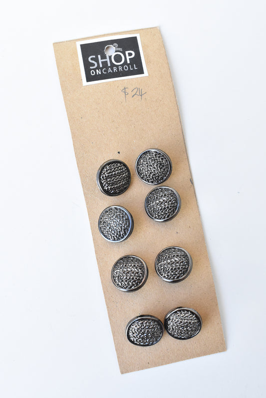 8 Metal buttons