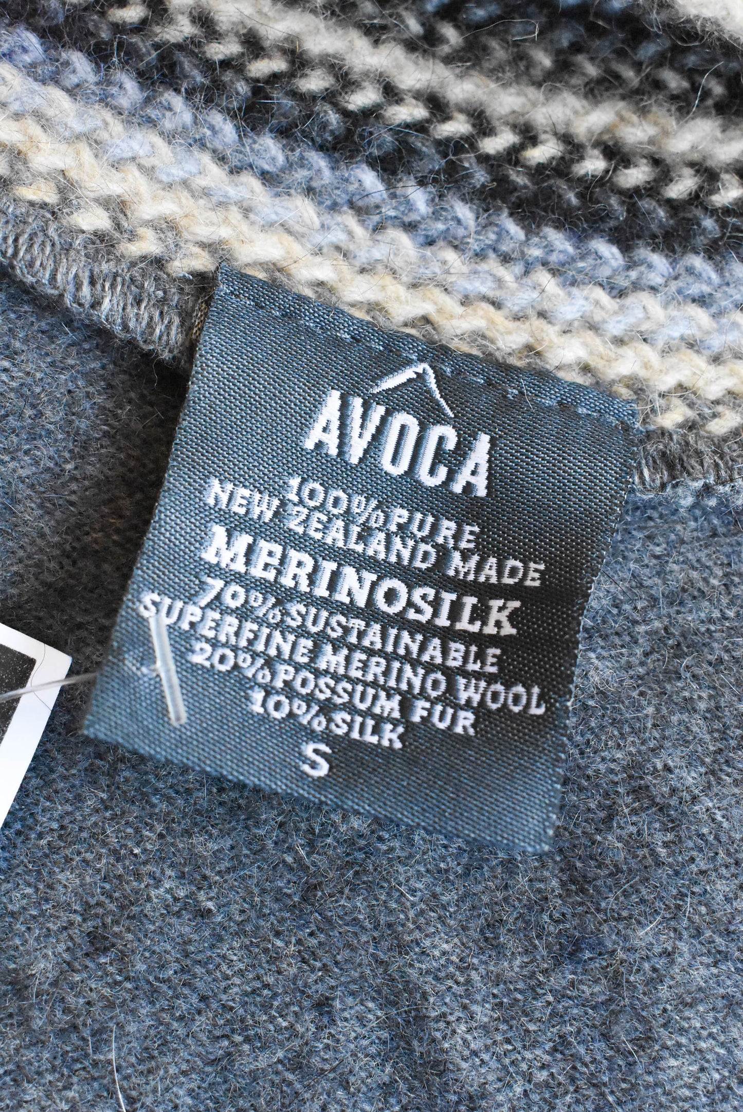Avoca jacket merino silk grey with woven scarf-like collar S