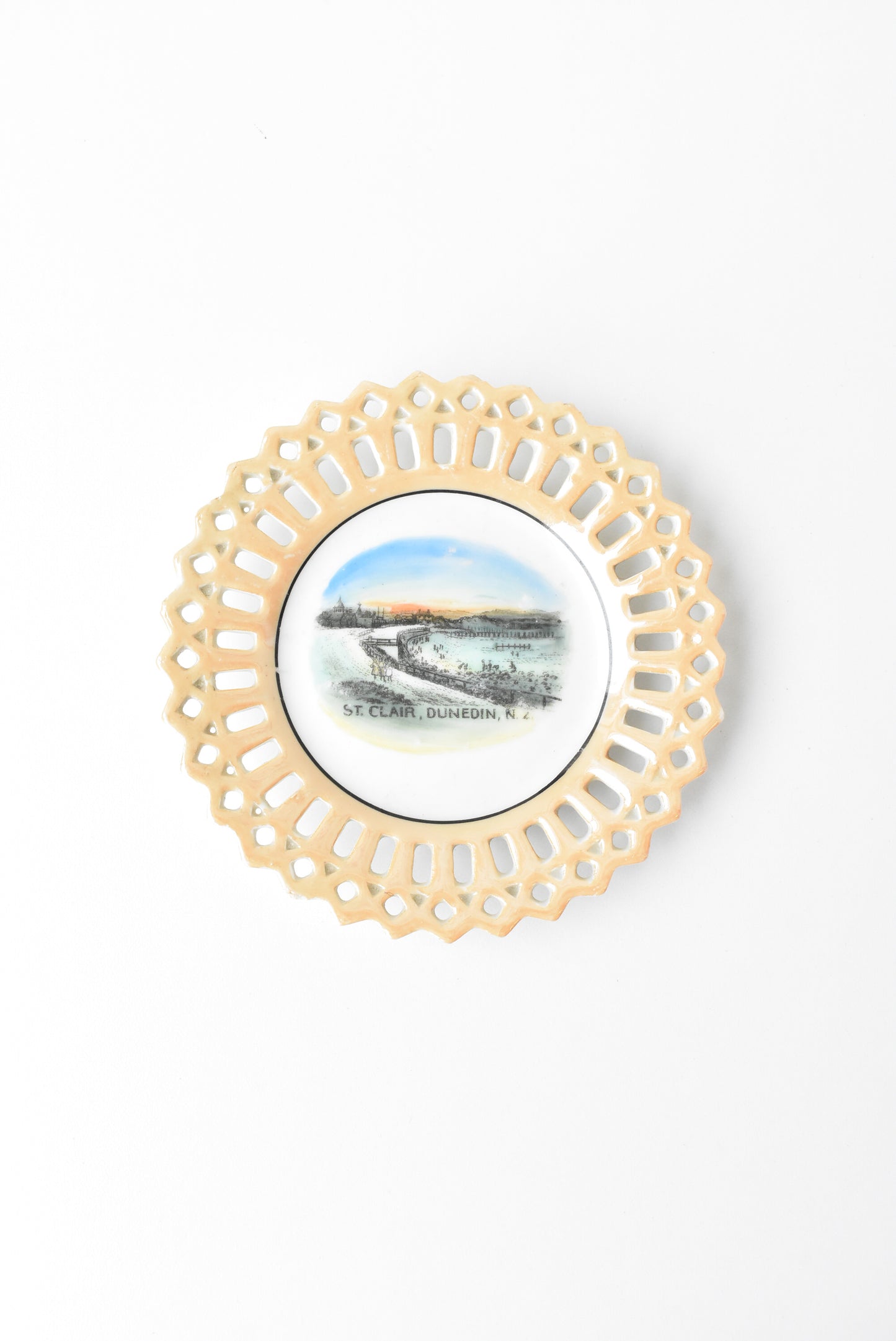 Retro St Clair Dunedin souvenir plate