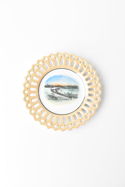 Retro St Clair Dunedin souvenir plate
