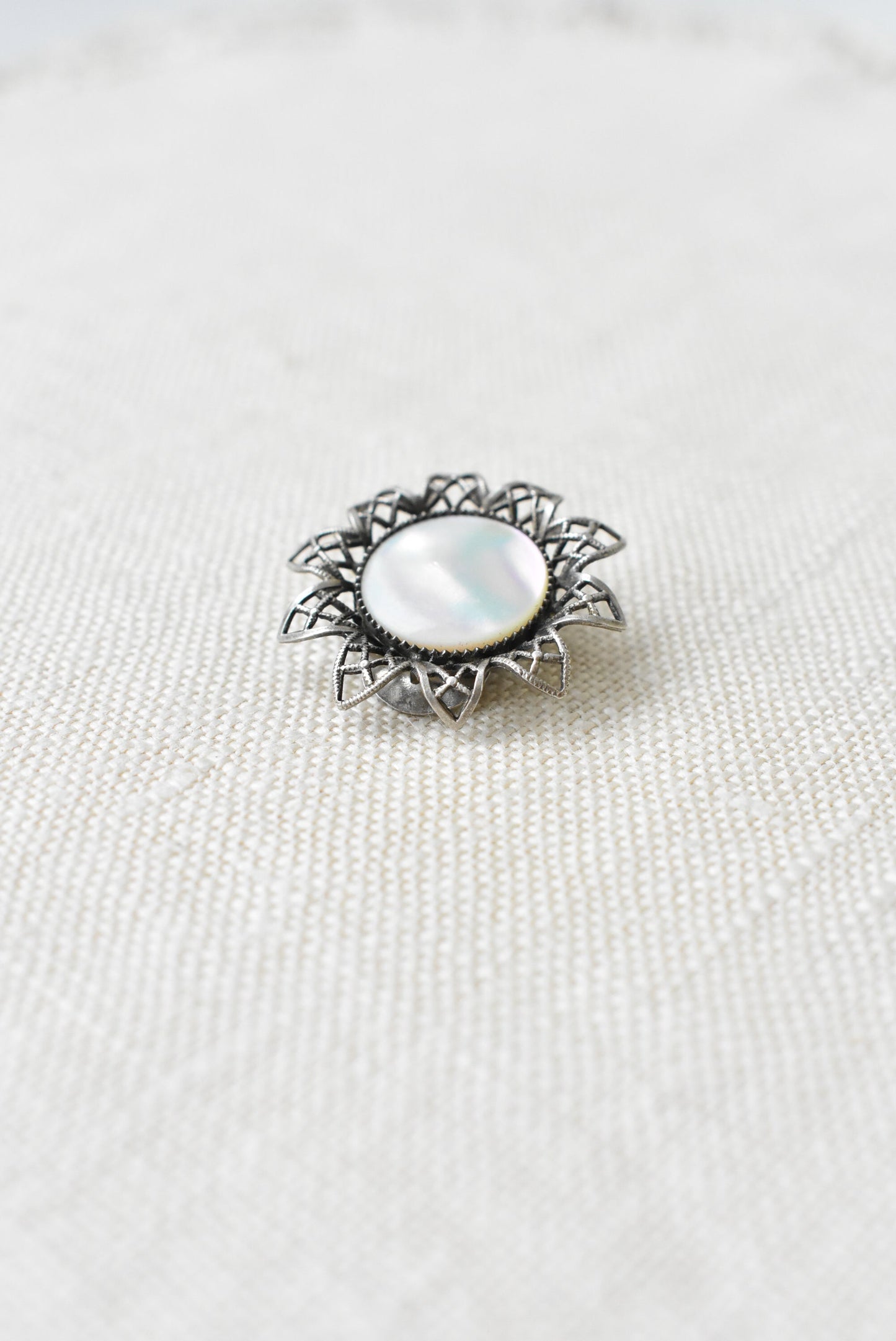 Vintage pearlescent flower clip-on earrings