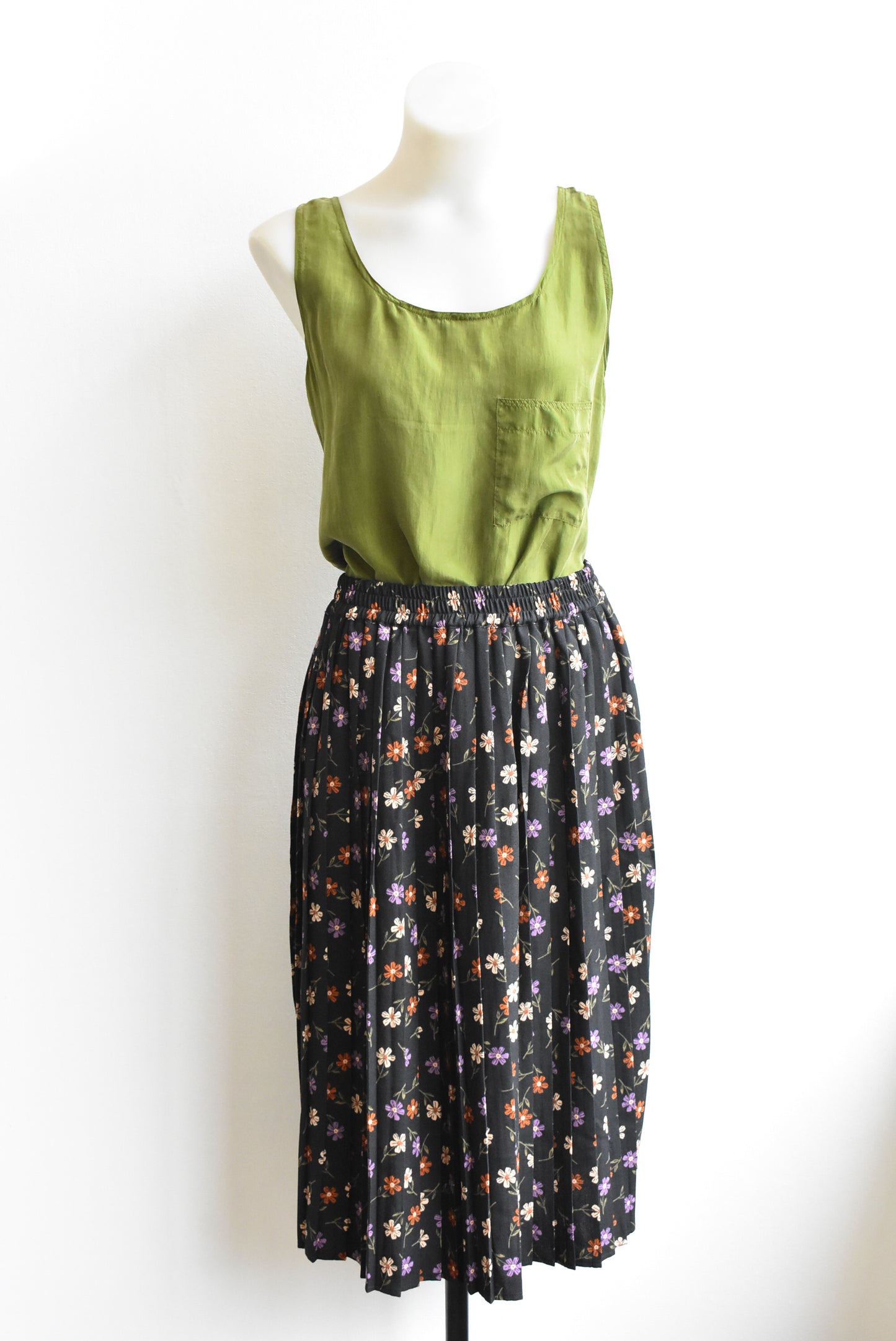 Princess Highway floral pleated skirt, size S