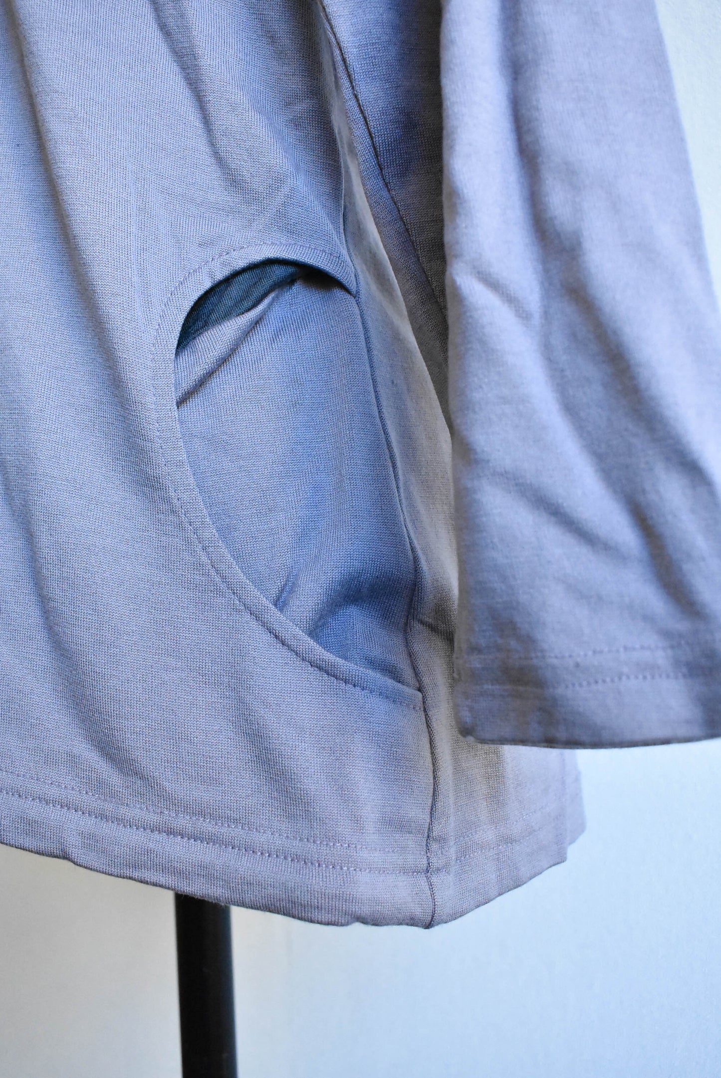 Upland 100% merino raglan sleeve hoodie, size L