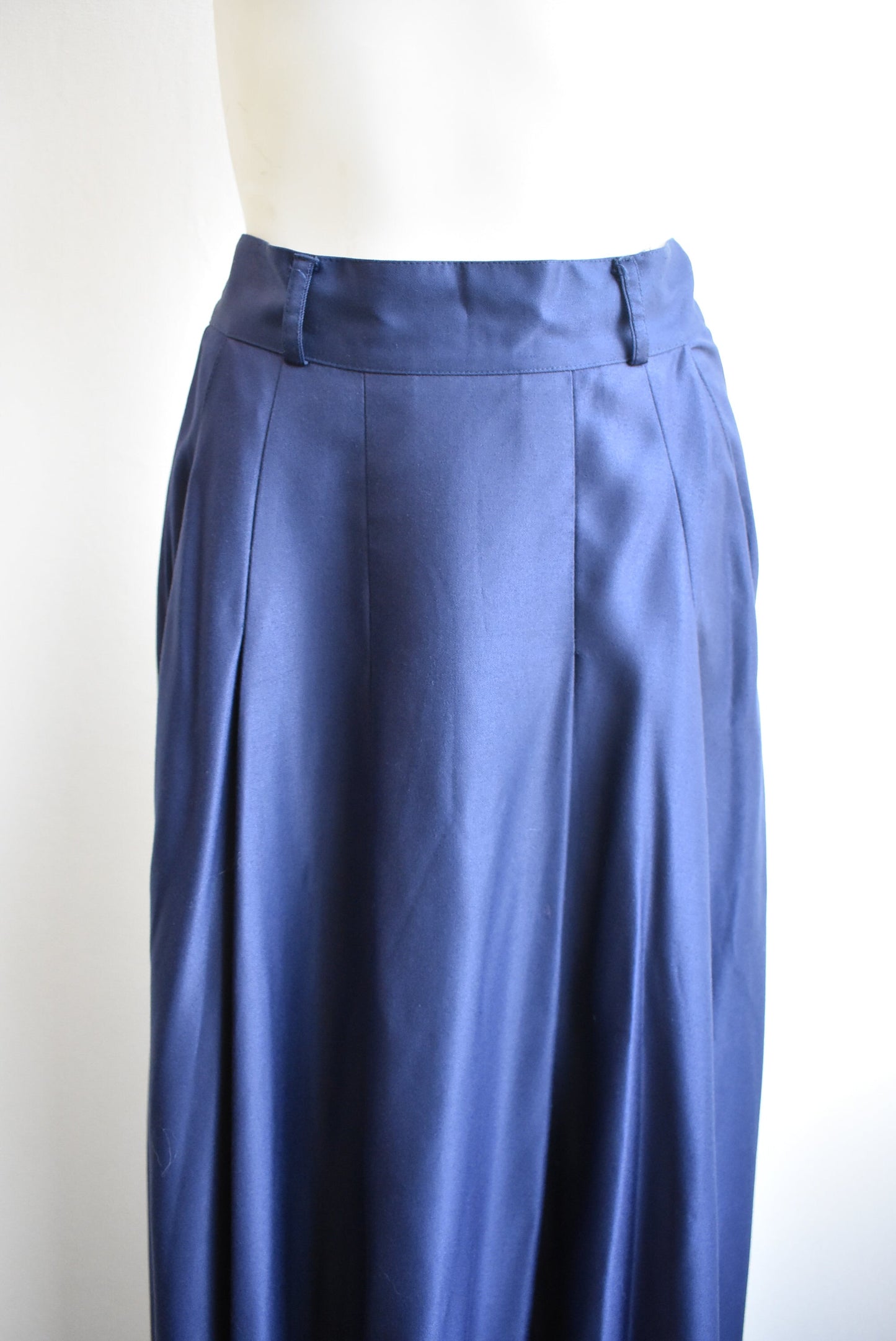 Vintage Barbara Lee pleated skirt with pockets, made in NZ. 10