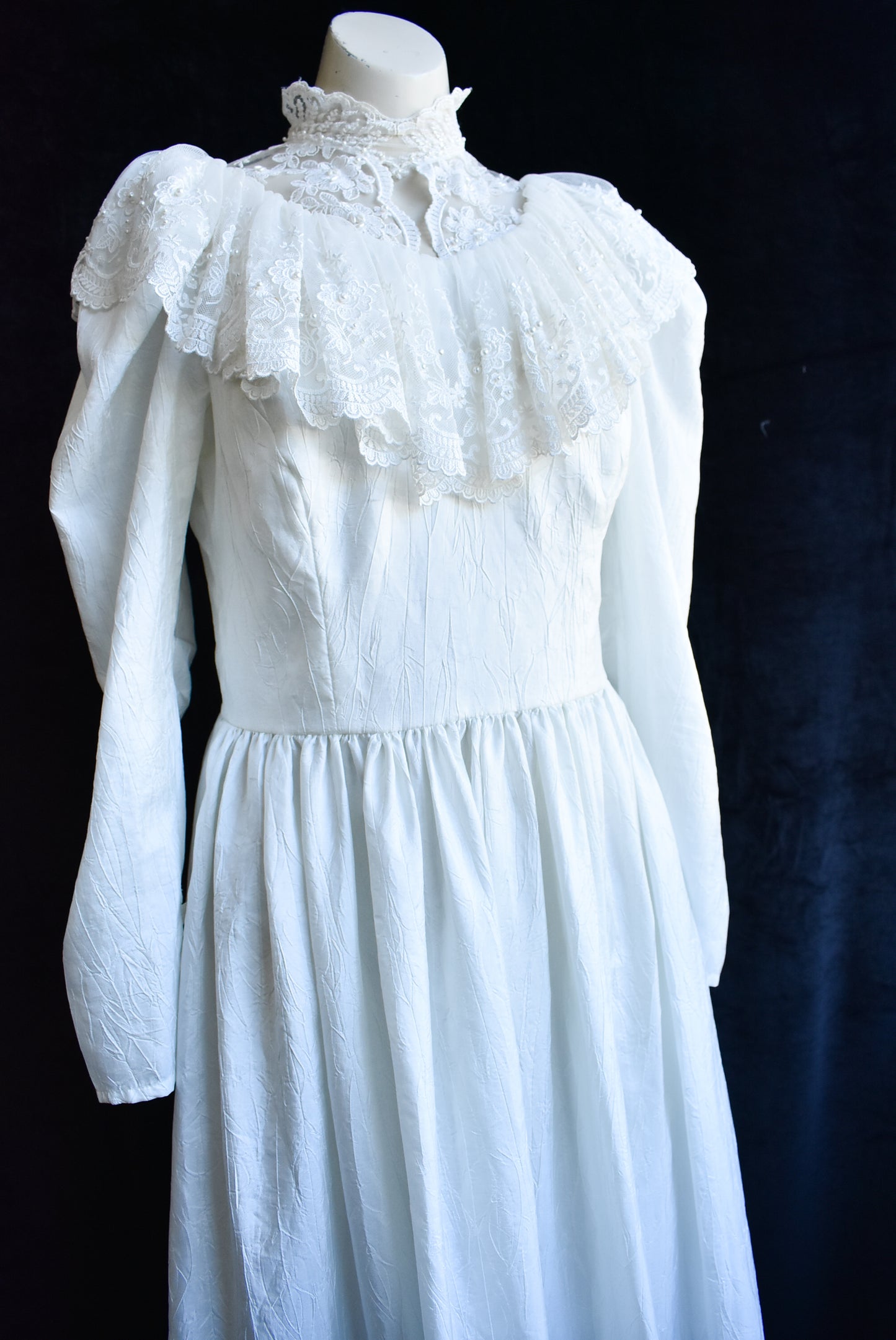 Vintage 1970s wedding dress: Off white silk and lace