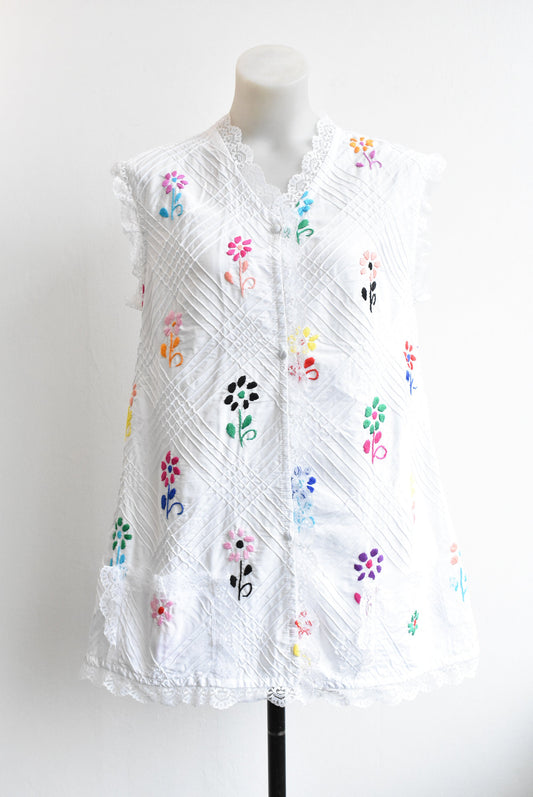 Retro La Moda embroidered lace vest, size M