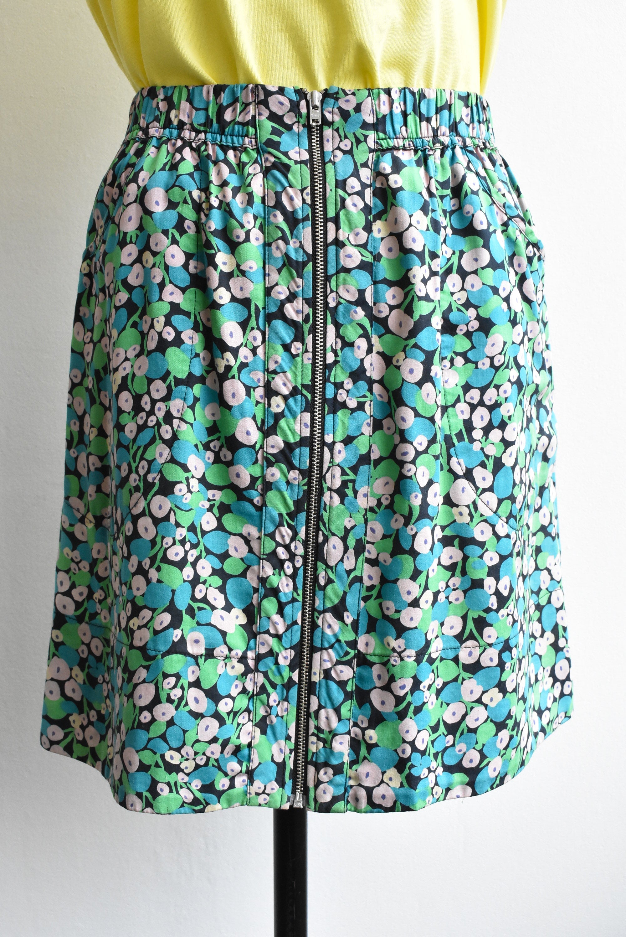 Floral mini skirt clearance xs