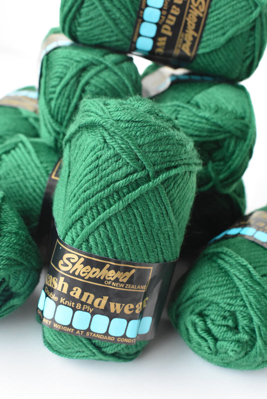 Green DK wool yarn (500g)