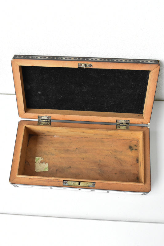 Vintage bone trinket box