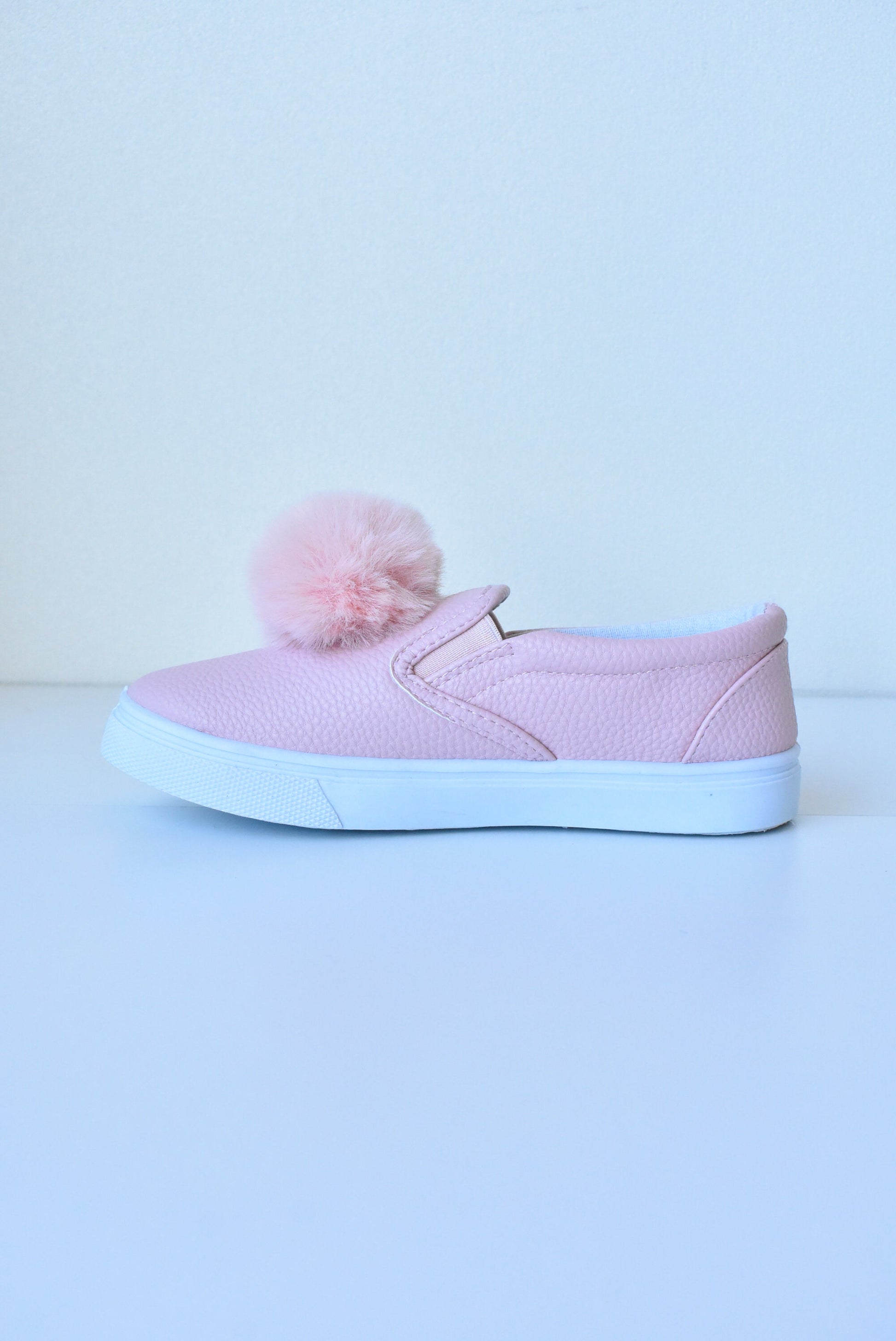 nå spontan Teoretisk Wildflower kids pink pom-pom shoes NEW, size 13 – Shop on Carroll Online