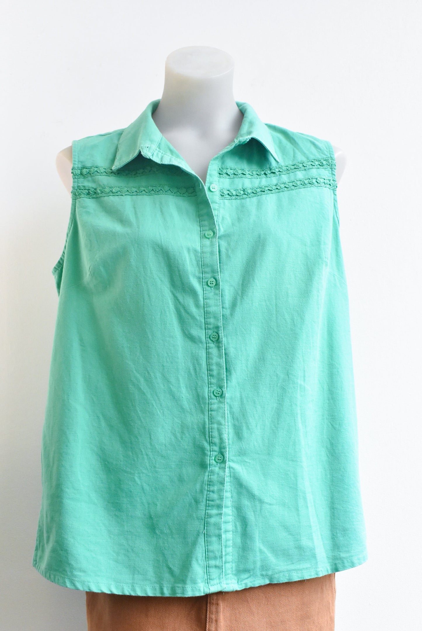 W Lane green linen-blend sleeveless shirt, size 14